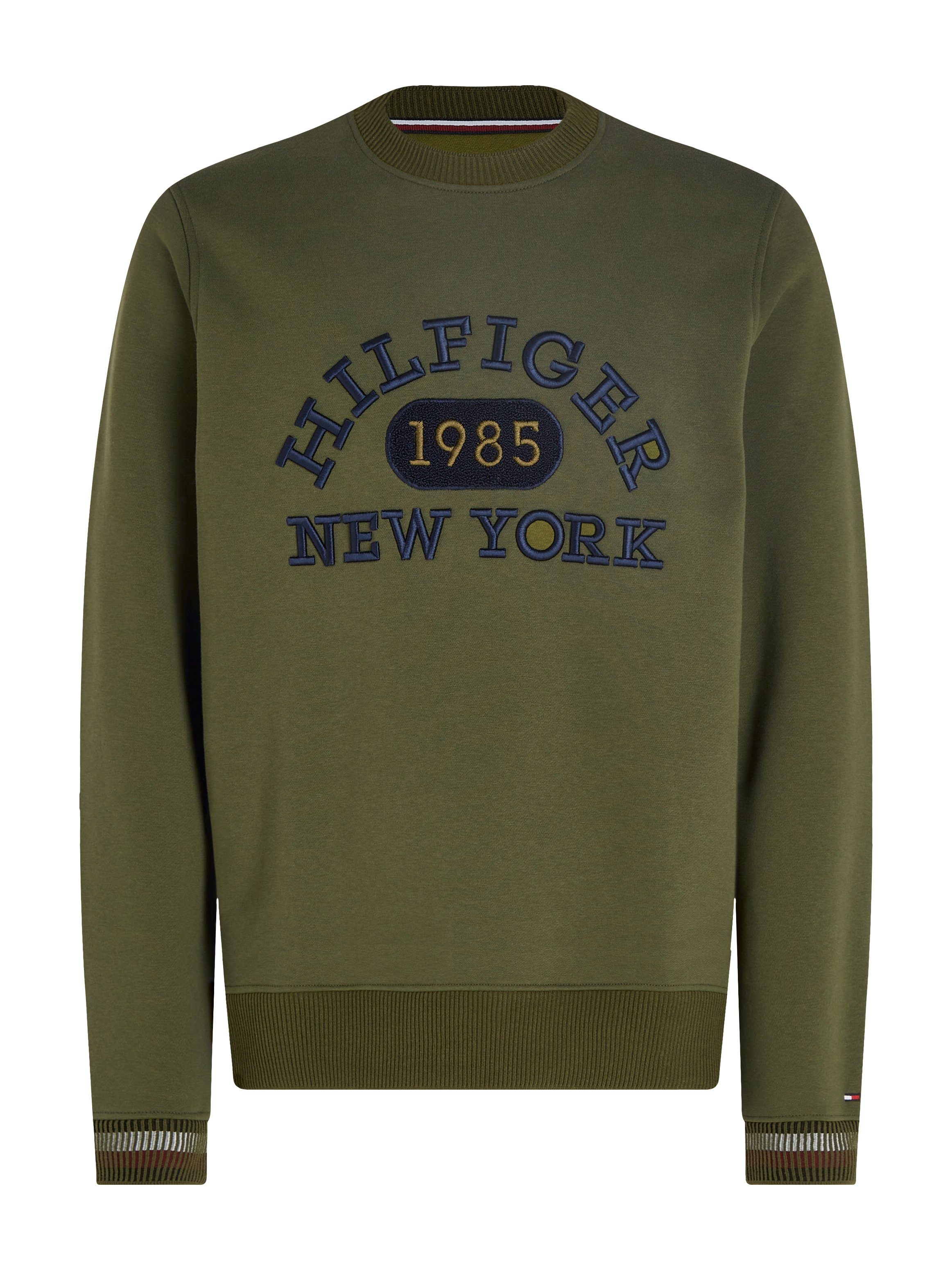 green 1985 New Hilfiger York Hilfiger Sweatshirt putting Tommy