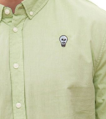 Blend Rundhalsshirt BLEND Herren Langarm-Hemd farbiges Button-Down-Shirt mit gesticktem Patch 20708485 Shirt Hellgrün