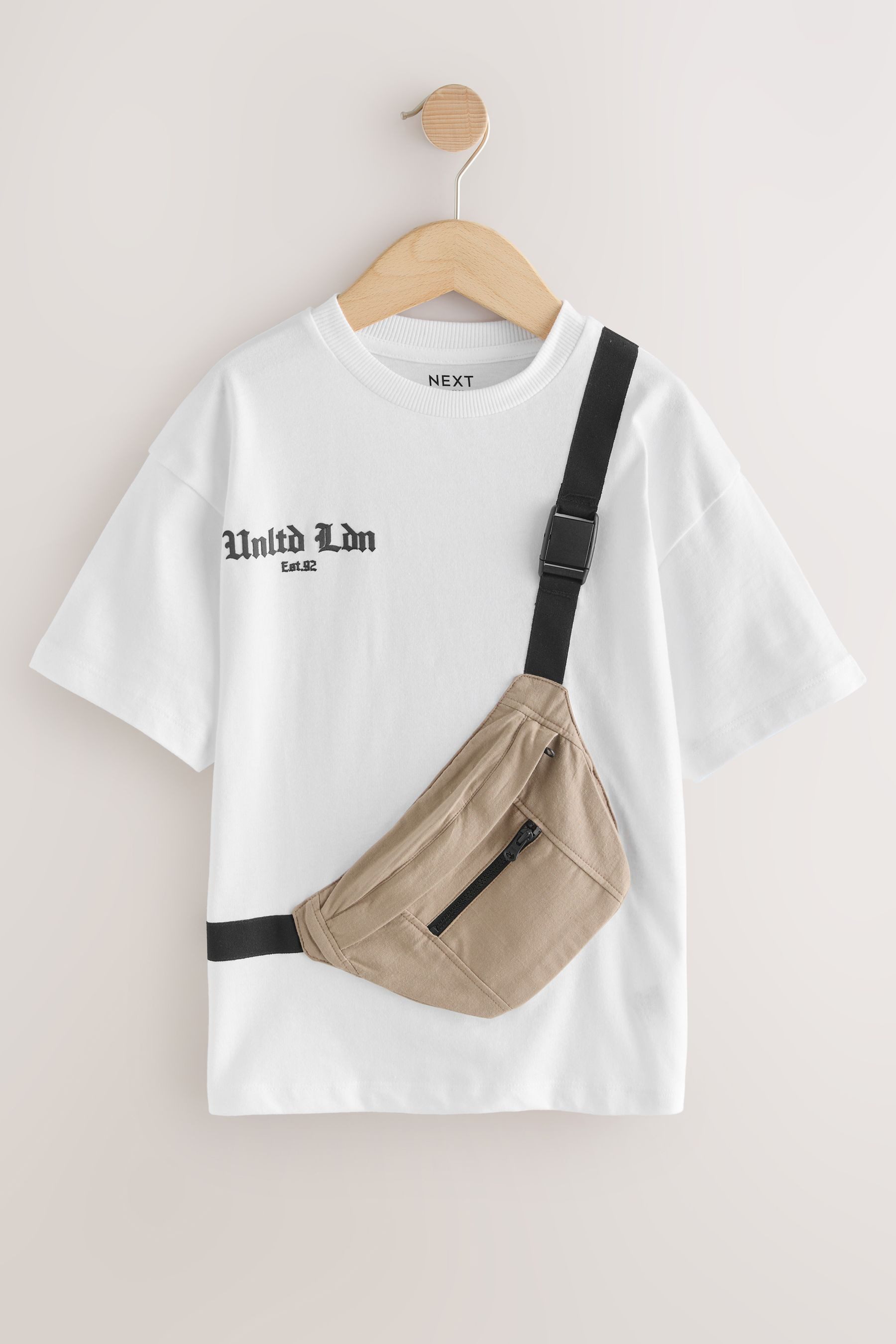 T-Shirt Kurzärmliges T-Shirt mit Tasche