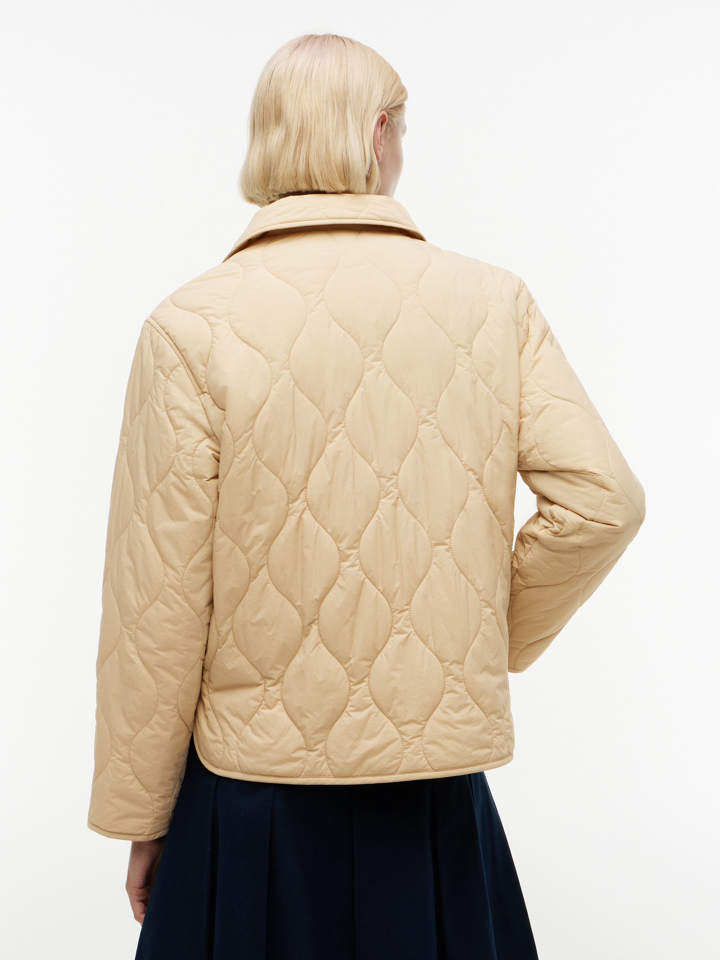 Tommy Jeans Steppjacke TJW COACH COLLAR QUILTED JACKET Kunstfaser, Flag-Stickerei – Bild 2 von 5
