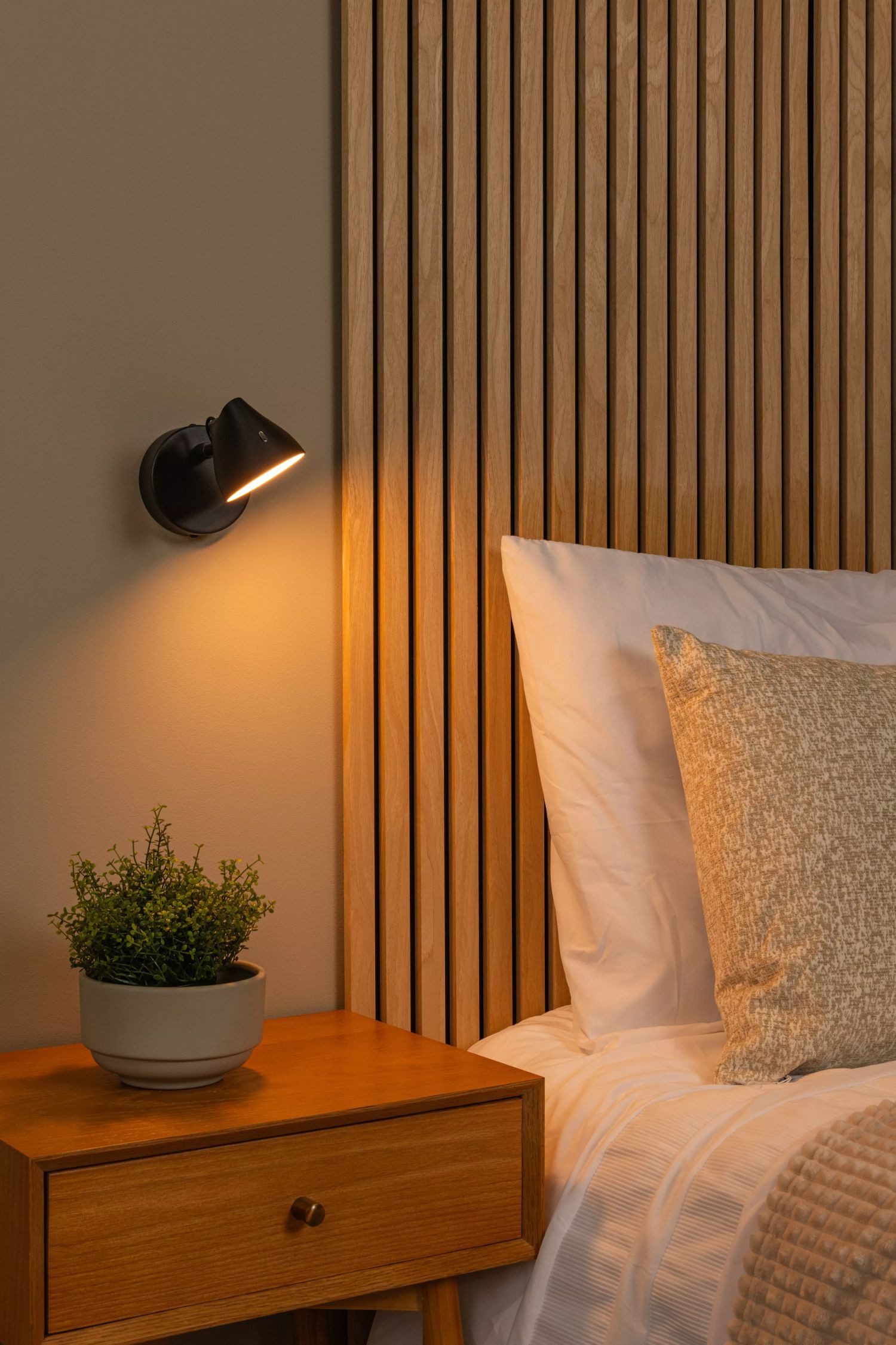 Licht-Erlebnisse Wandstrahler XAREN, LED fest integriert, Warmweiß, LED Dimmer Metall verstellbar Schwarz 2700 K warmweißes Licht 250 lm