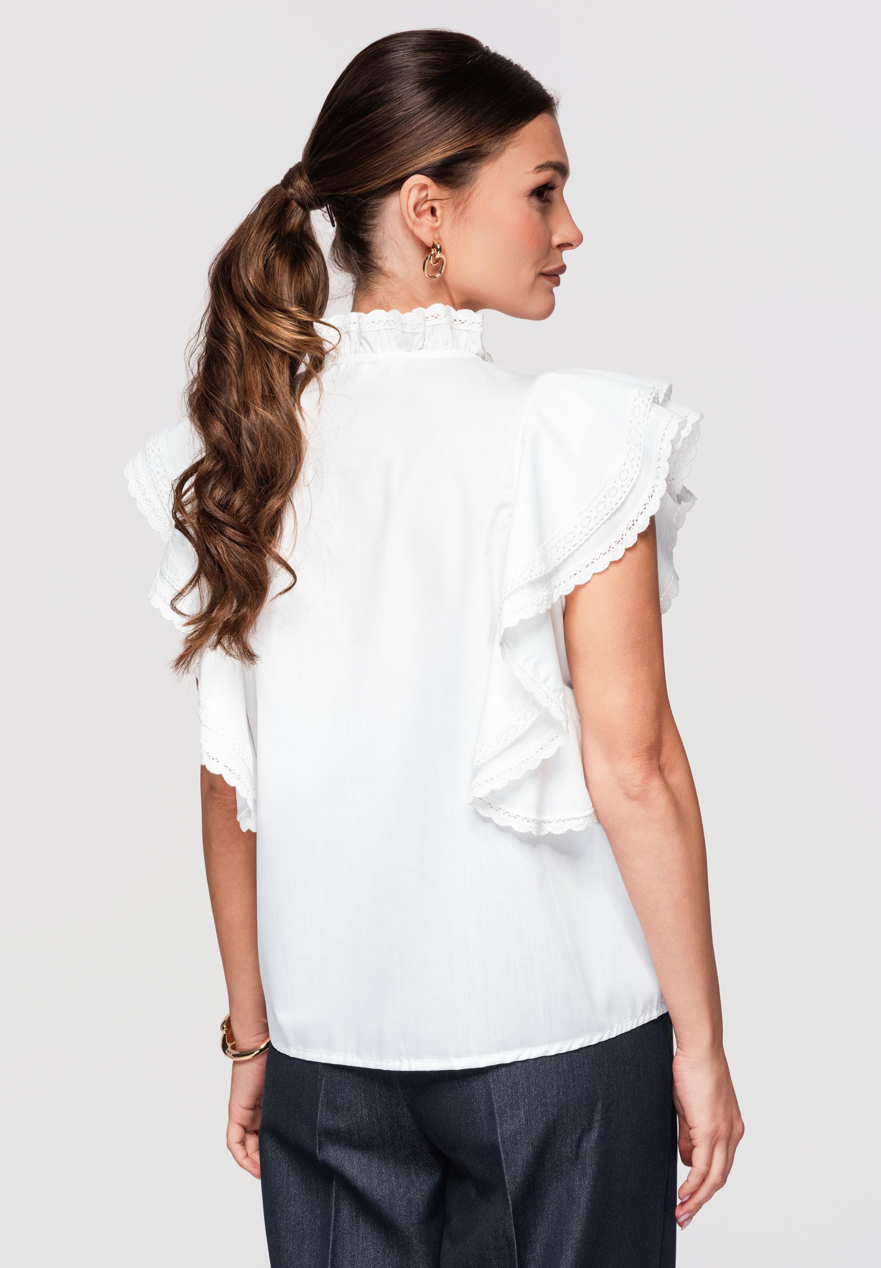 OMBRE Blusentop Damen Blusentop mit Stehkragen im Vintage-Stil Weiß M/L (kein Set, 1-tlg) Haftverzierung, Ażurowe wstawki