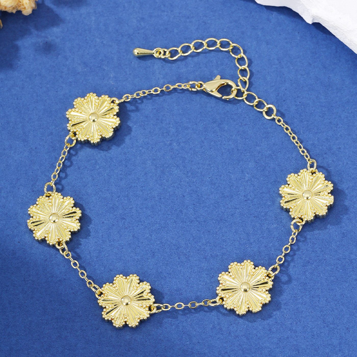 KARMA Armband Damen Blumen Silber oder Gold modern (silberfarben oder goldfarben), Armkettchen Karabinerverschluss Schmuck für Frauen