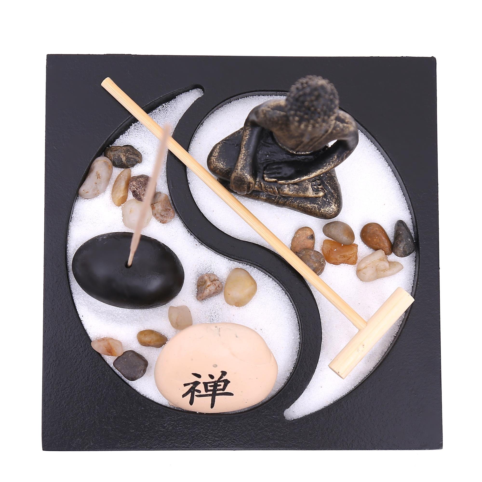 Flanacom Buddhafigur Zen Garten Buddha Figur - Räucherstäbchenhalter (Set, Buddha Statue, 3 Räucherstäbchen, Sand, Harke, Glückssteine), Naturholz Esotherik Set