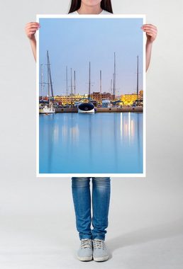Sinus Art Poster 90x60cm Poster Hafenbucht vor einer Stadt