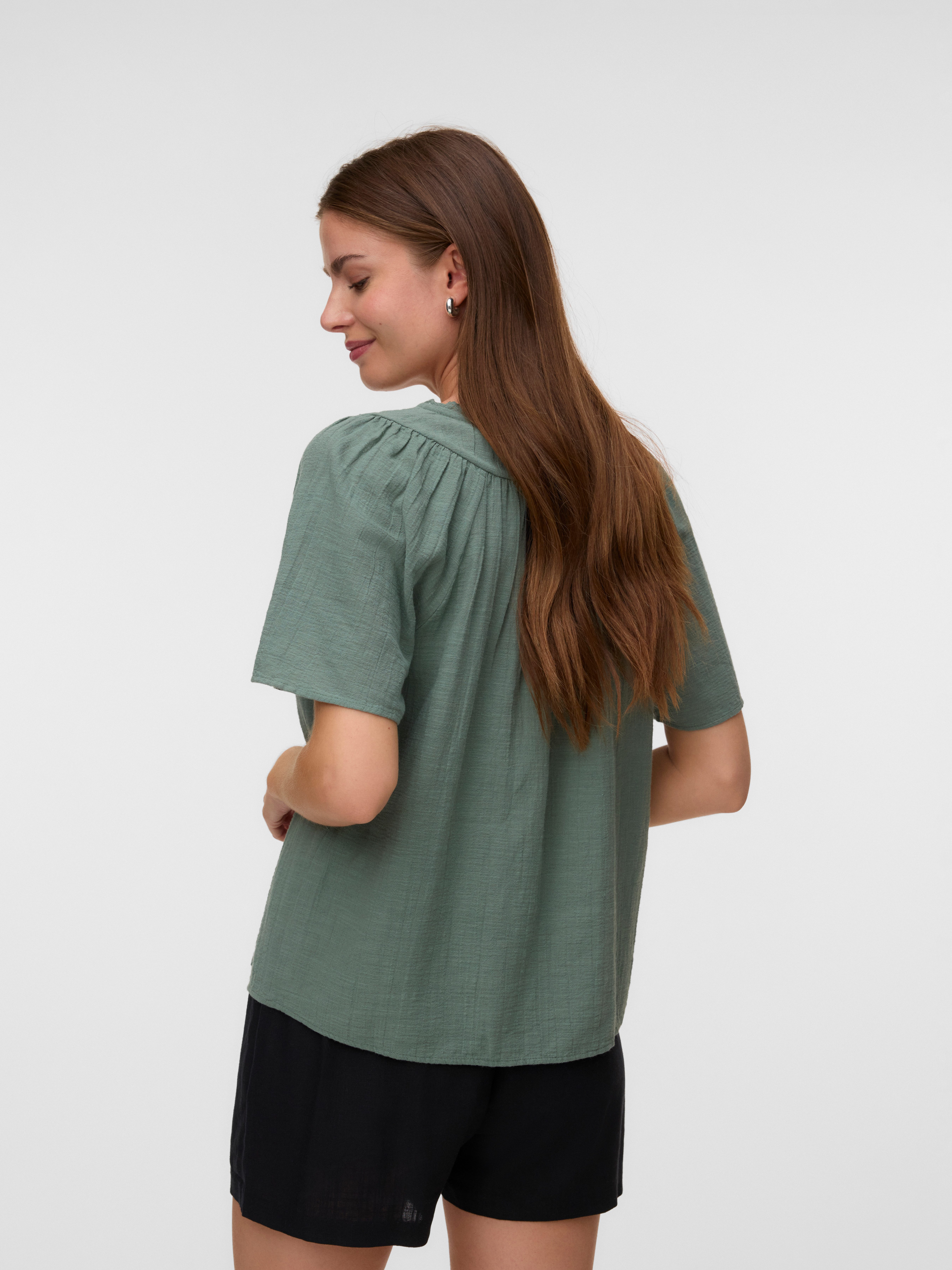 Vero Moda Kurzarmbluse VMKARLA S/S V-NECK TOP WVN BTQ Baumwolle