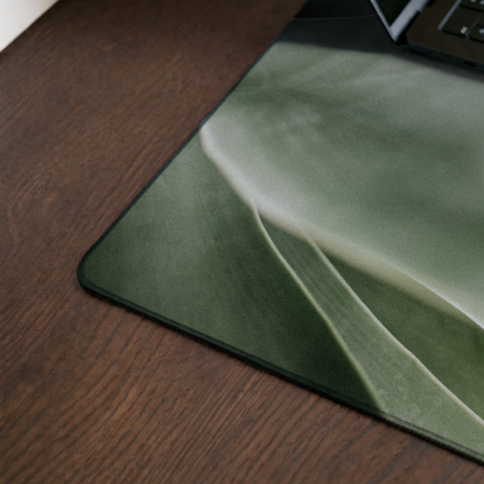 PAPER DESK Schreibtischunterlage XXL Mauspad Tischunterlage 90x40cm Desk Pad für Tastatur & Maus, (rutschfest & wasserabweisend, ultrasanfte Oberfläche – stilvolle Schreibtischmatte für Büro & Homeoffice)