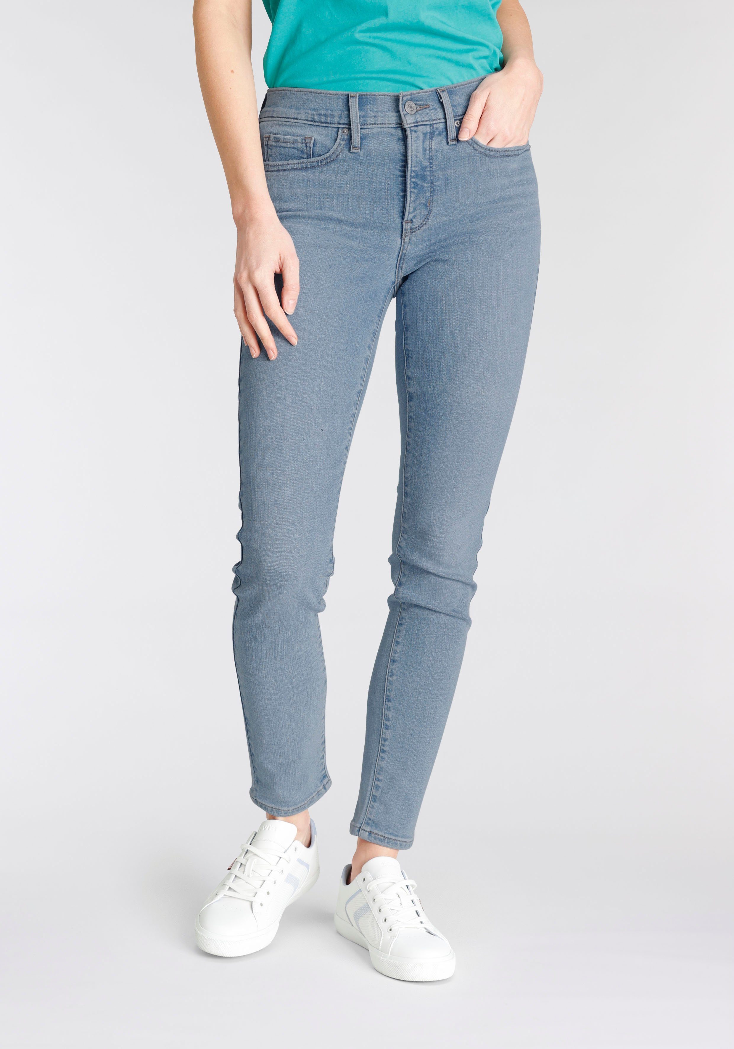 im 5-Pocket-Stil Skinny 311 Shaping Slim-fit-Jeans Levi's® bleached-blau