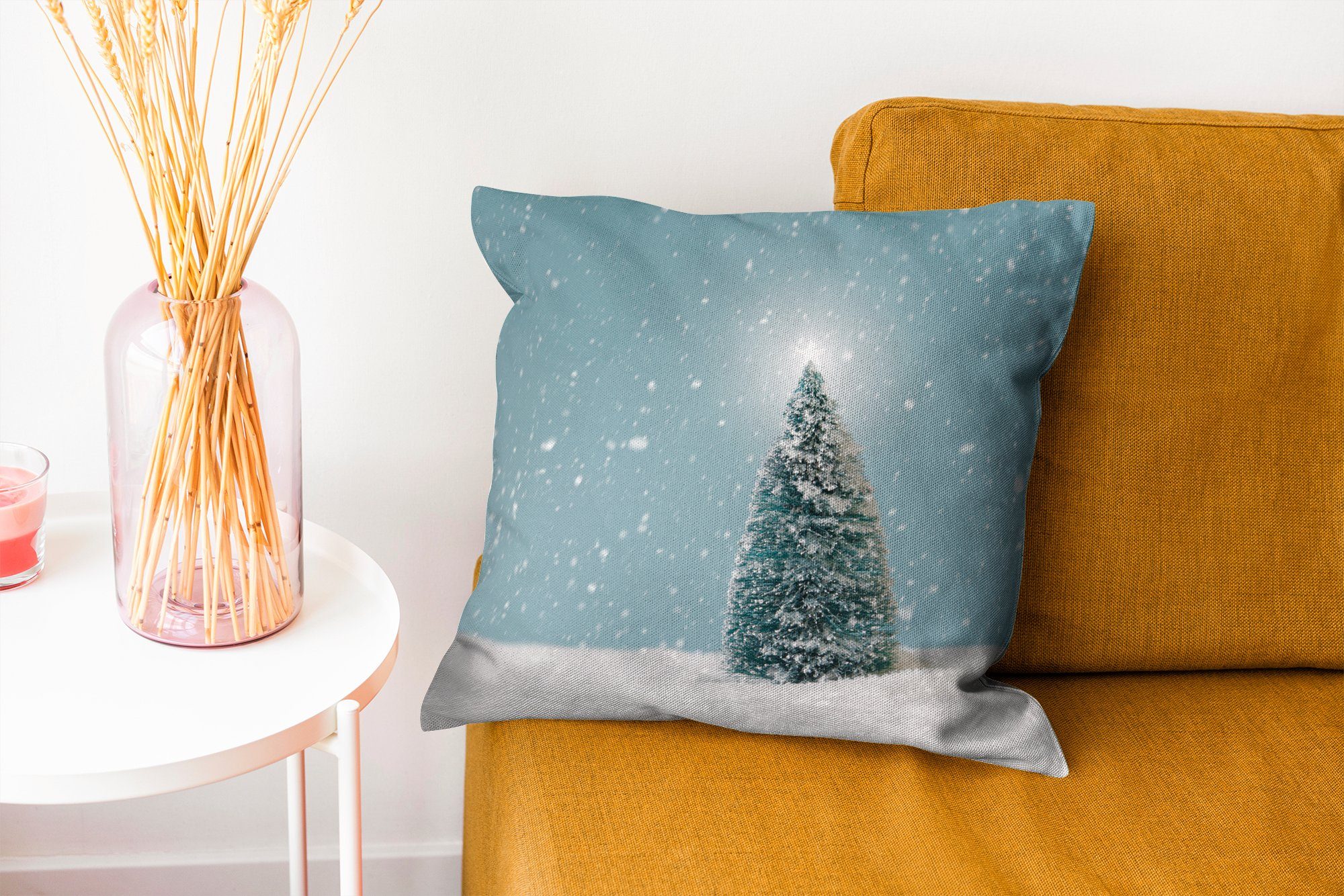 Landschaft blauen, Dekokissen für Schlafzimmer, verschneiten MuchoWow Weihnachtsbaum einer Sofakissen mit einem Deko, Ein Wohzimmer, in Füllung und Zierkissen