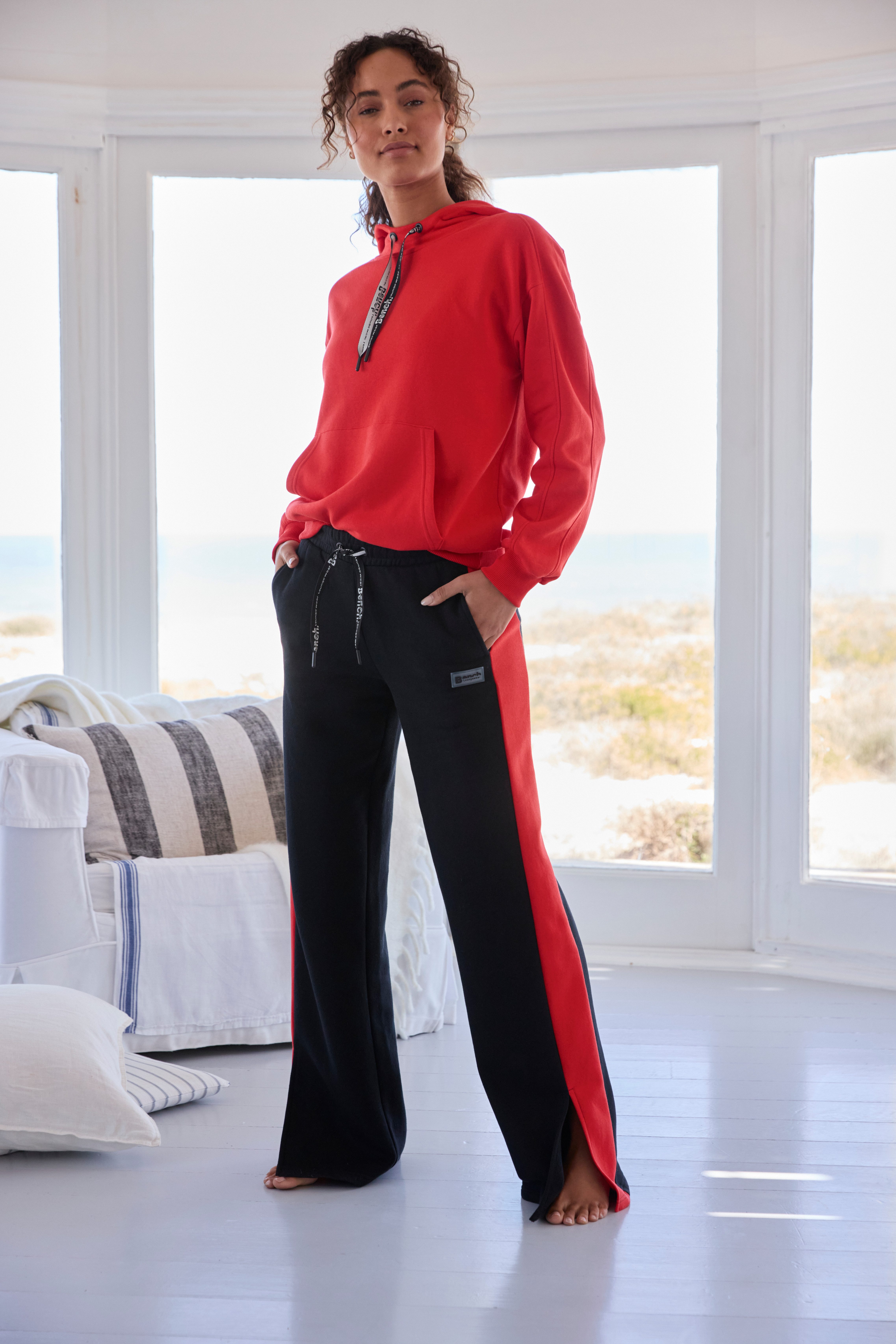 Bench. Loungewear Kapuzensweatshirt mit Kängurutasche, Loungewear