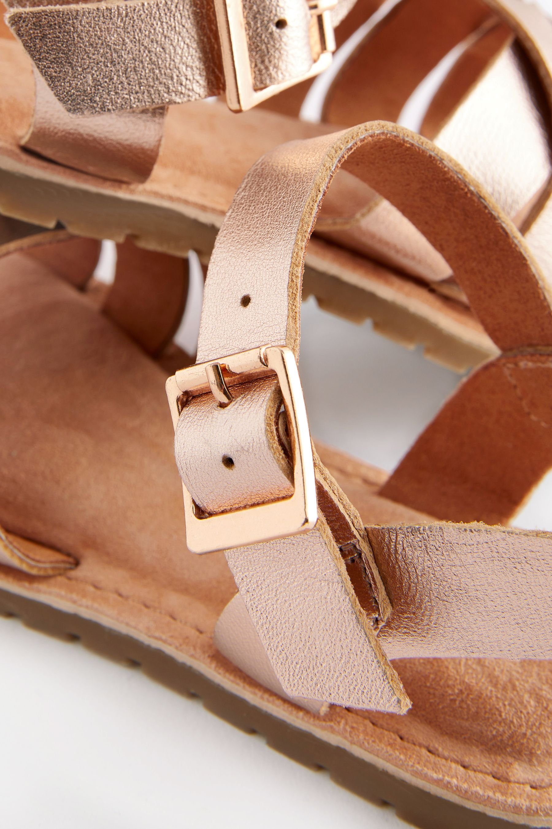 Next Ledersandalen im Webdesign Sandale (1-tlg)