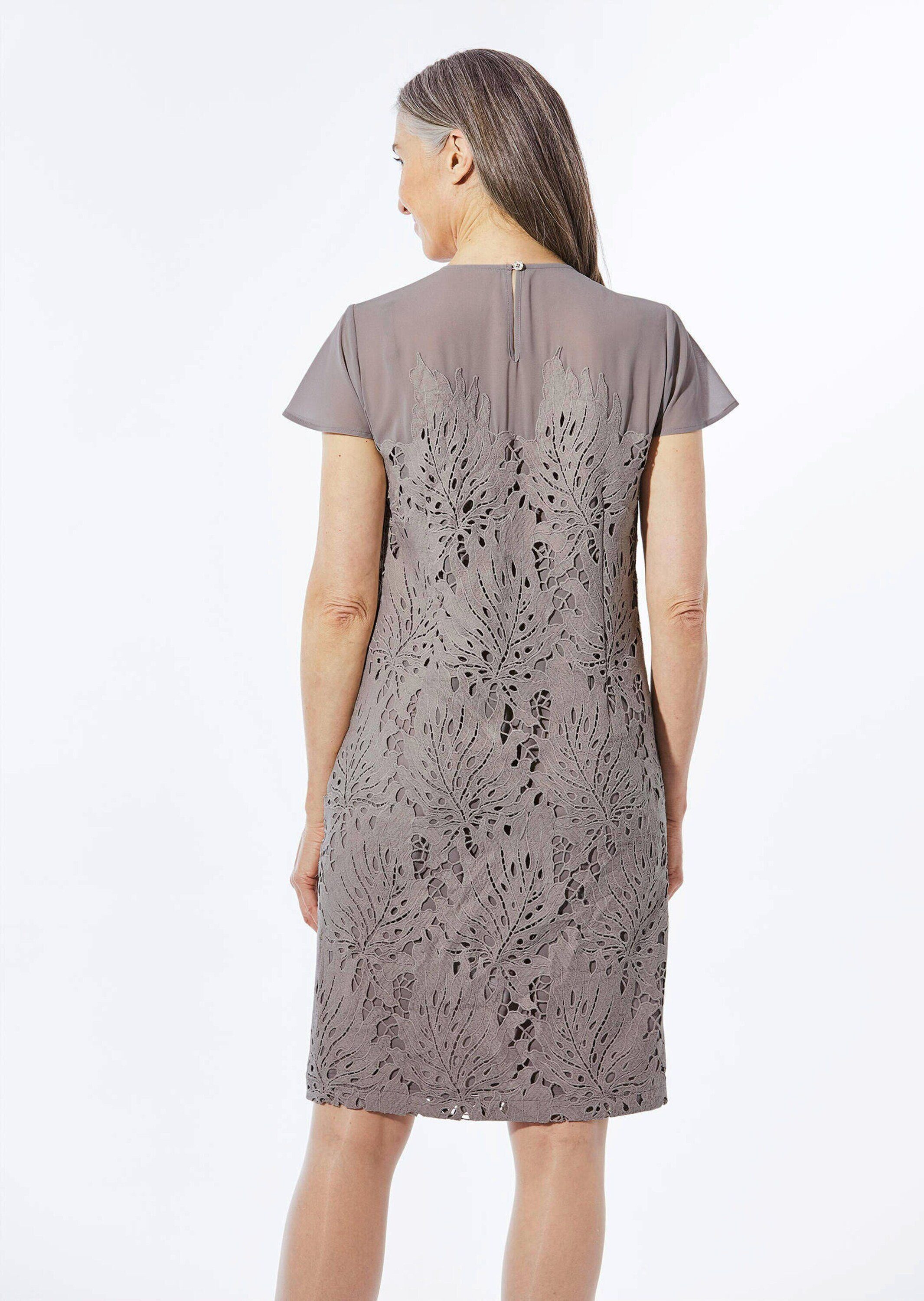 GOLDNER Abendkleid Spitzenkleid aus Chiffon, Flügelärmeln Blätteroptik und Rundhalsausschnitt als Blickfang
