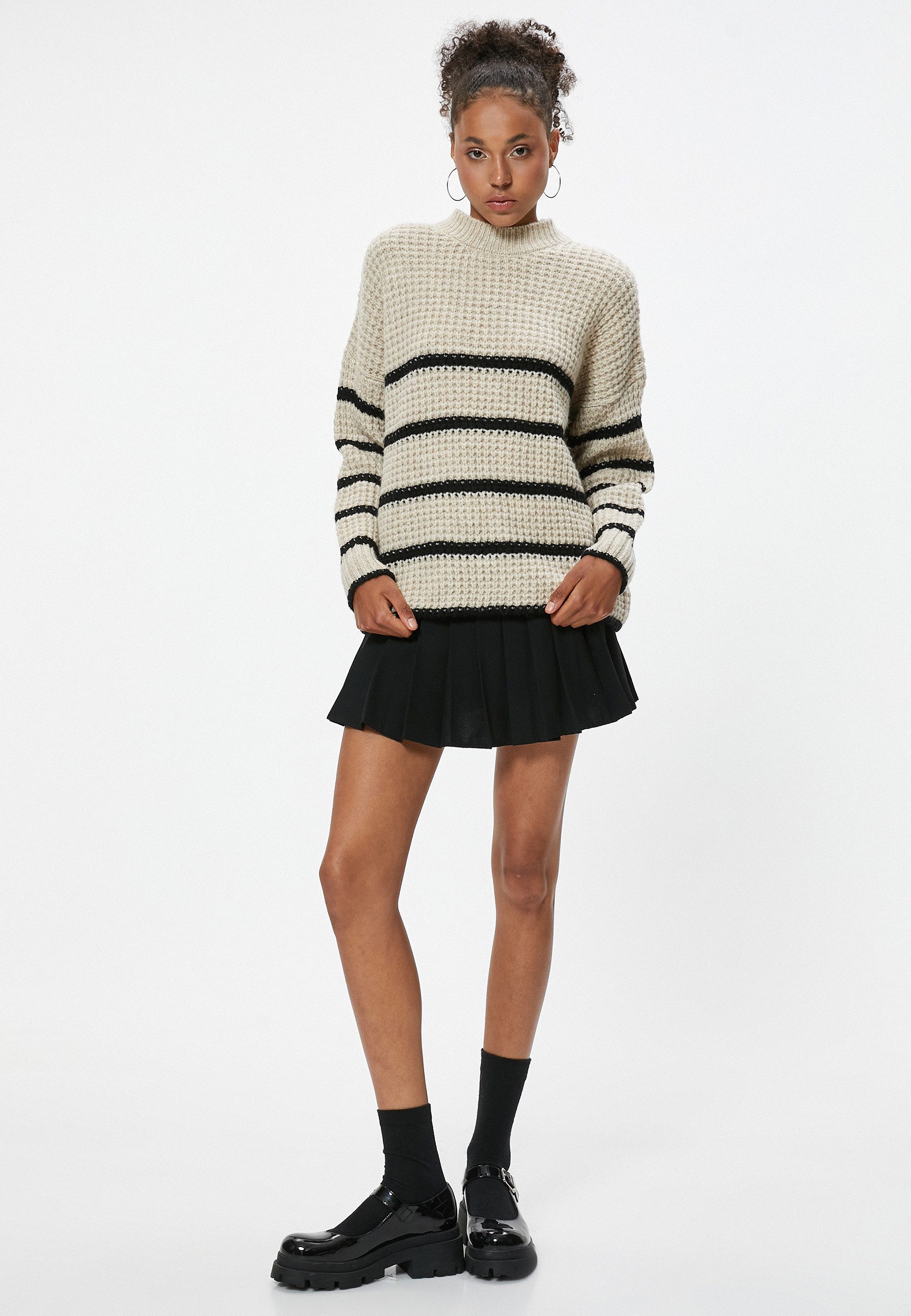 Koton Rundhalspullover Rundhalsausschnitt Gestreift