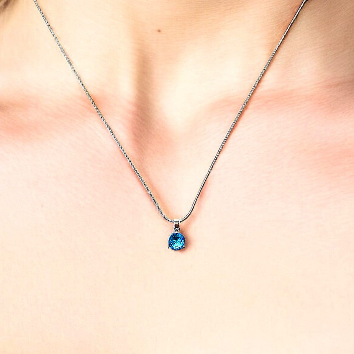 KARMA Schmuckset Damen Schmuckset mit funkelnden Kristallen Silber Rosa Rot Blau (Silberne Kette mit Anhänger, Kristallschmuck Damen), Modeschmuck Damen Eleganter Schmuck