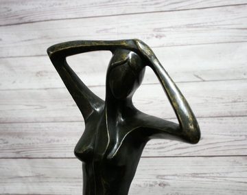 Bronzeskulpturen Skulptur Bronzefigur sitzenden Frau modern
