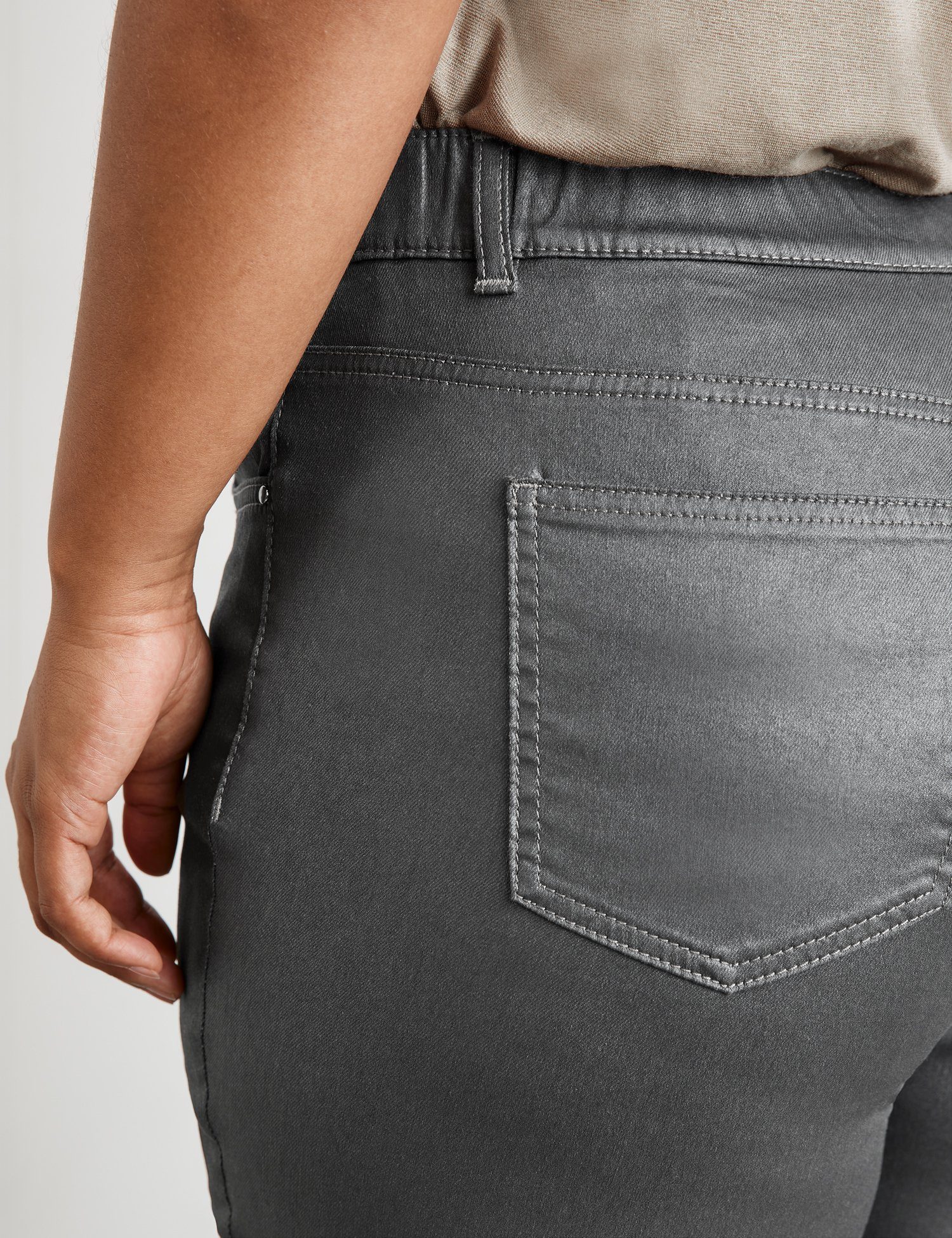Samoon 5-Pocket Betty Jeans Fein schimmernde Stoffhose