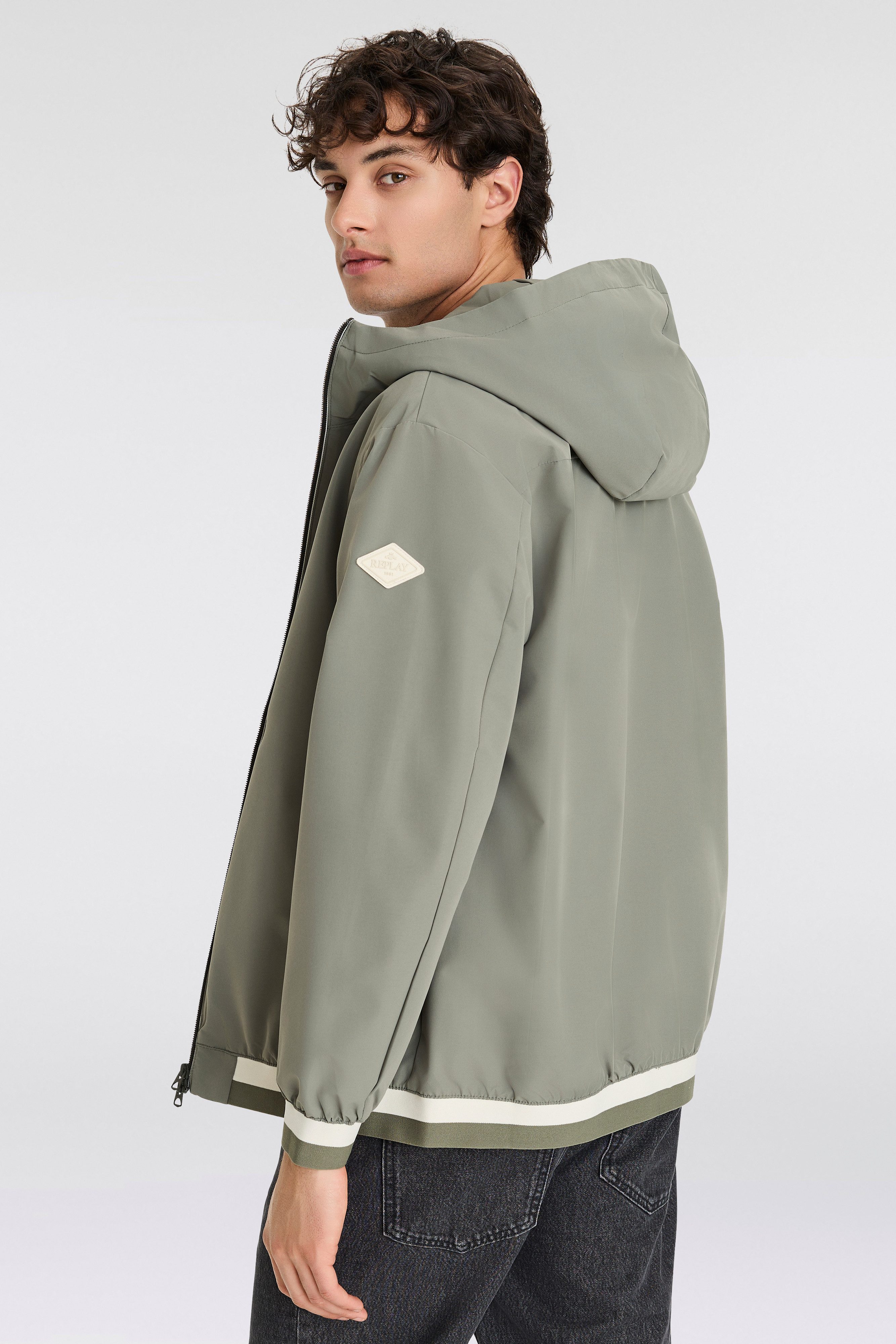 Replay Outdoorjacke mit praktischer Kapuze günstig online kaufen