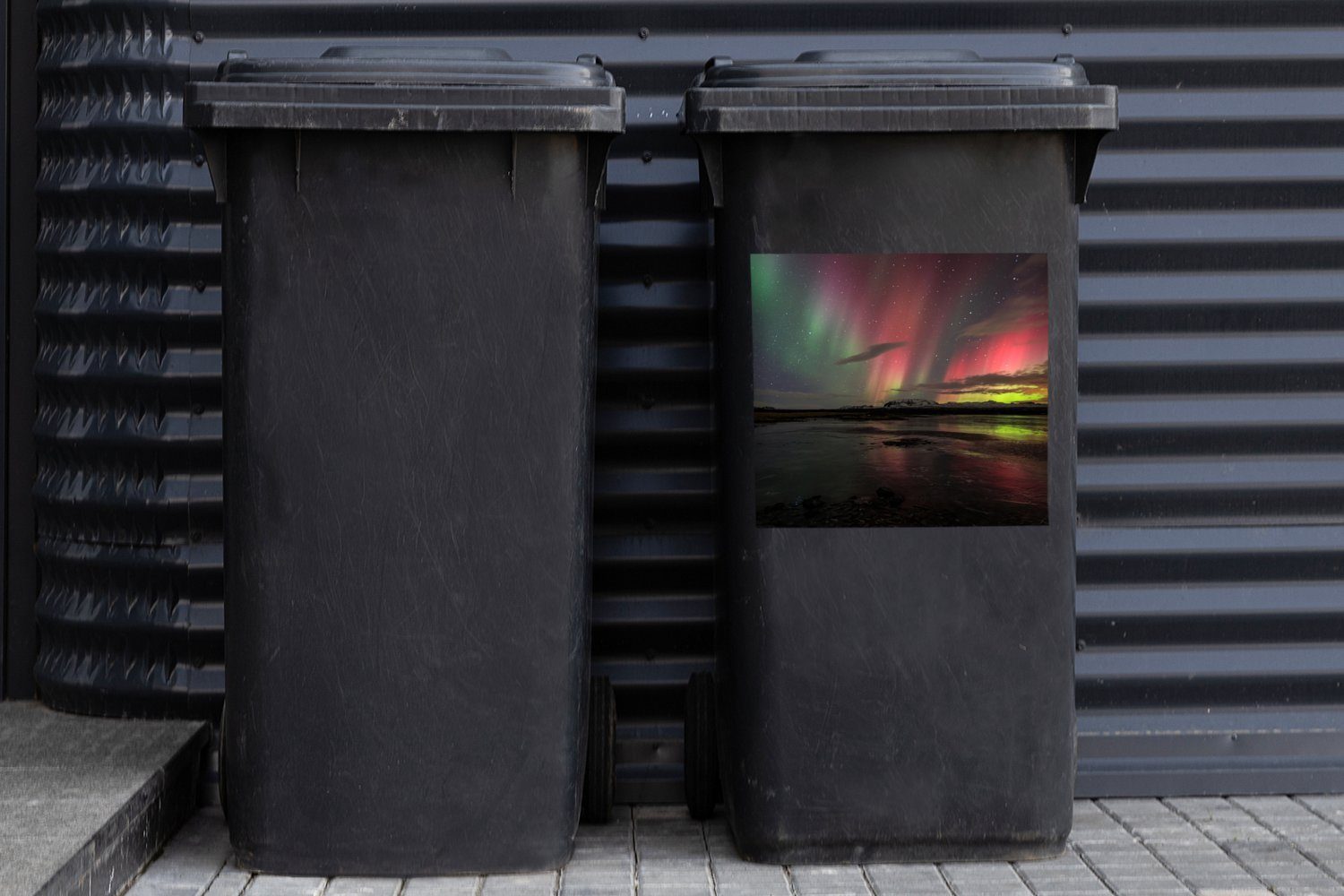 Island Sticker, Mülltonne, - Farben Container, Mülleimer-aufkleber, St), (1 Abfalbehälter - MuchoWow Wandsticker Nordlichter