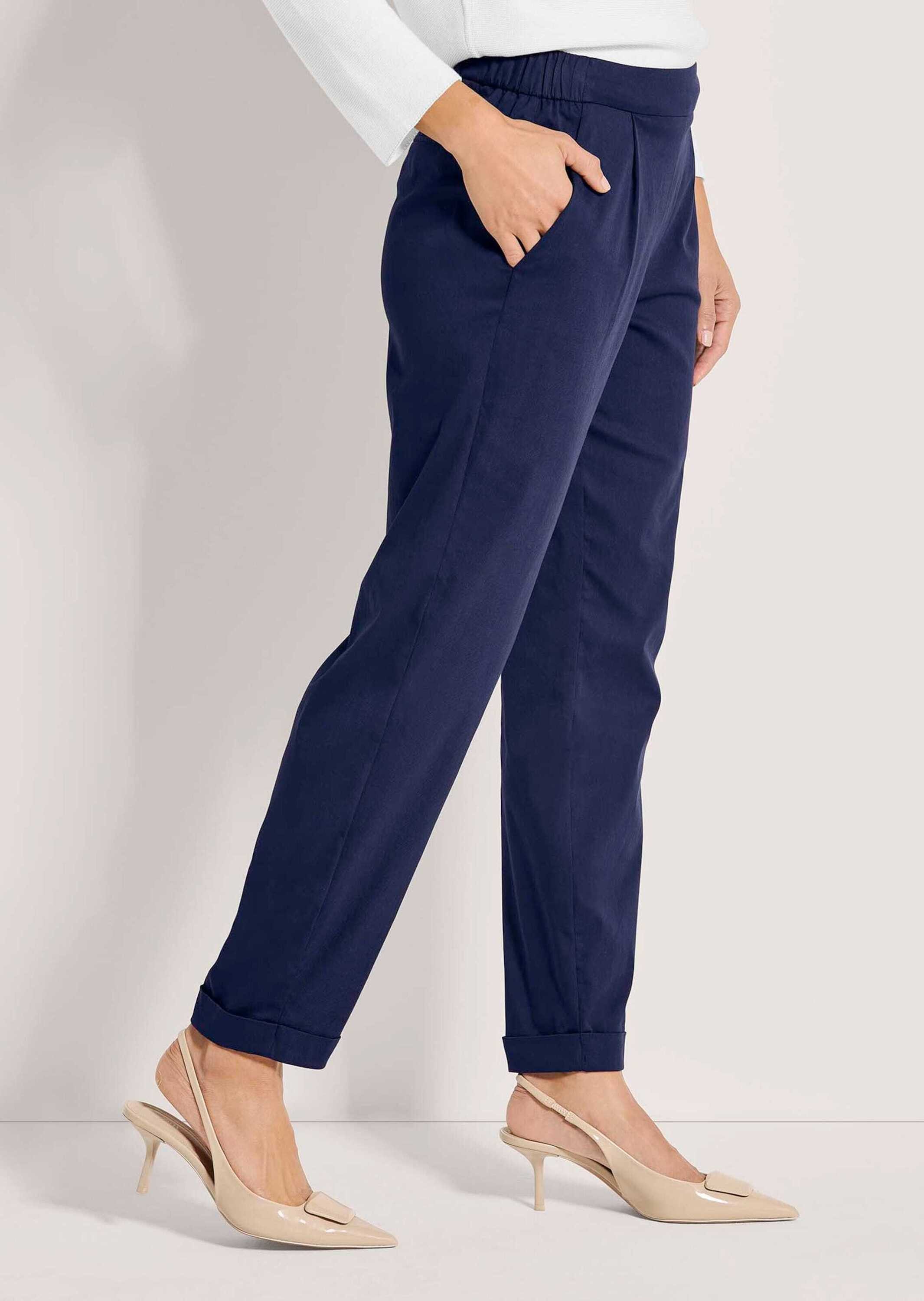 MADELEINE 7/8-Hose Kurzgröße: Bequeme Hose zum Schlüpfen Unifarbenes Design, ohne Verschluss, moderner Look