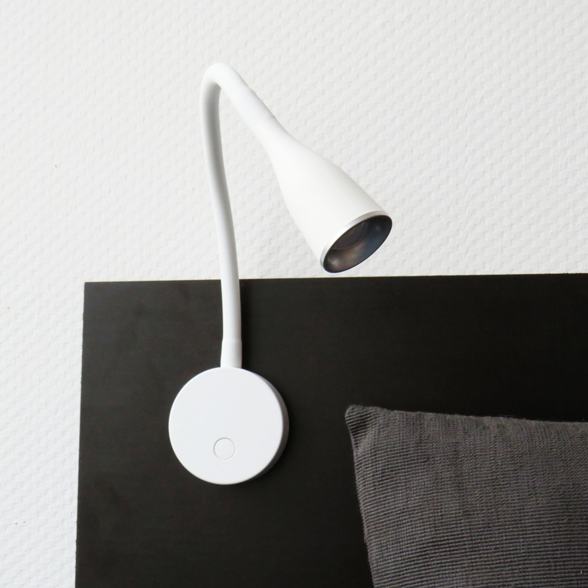kalb Bettleuchte LED Bettleuchte Tulipano I 4.5W Leseleuchte Bettlampe schwarz weiss, Druckknopf, warmweiß