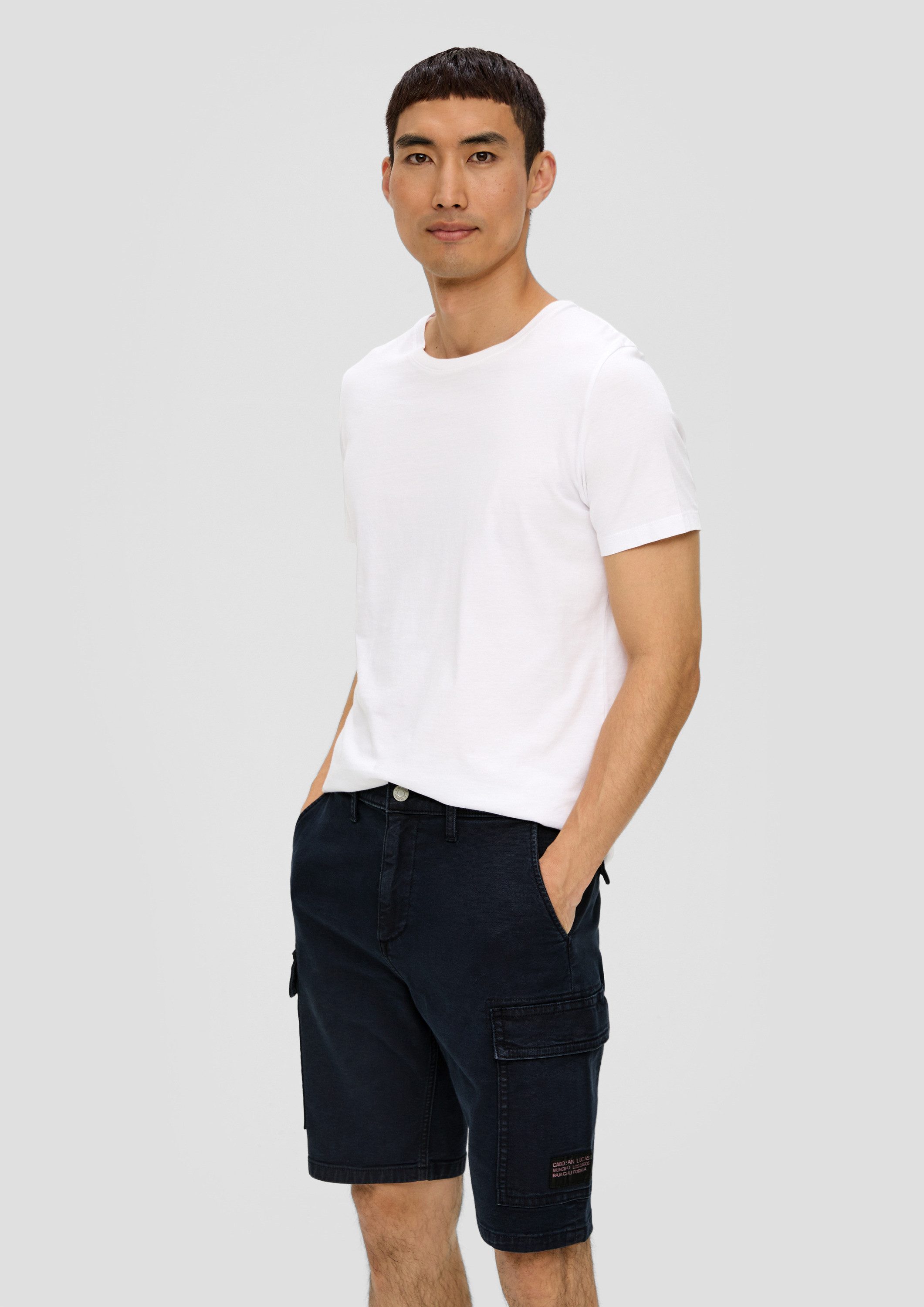 s.Oliver Шорти Джинси-Hose Джинси-Shorts / Straight Leg / High Rise / Cargotaschen