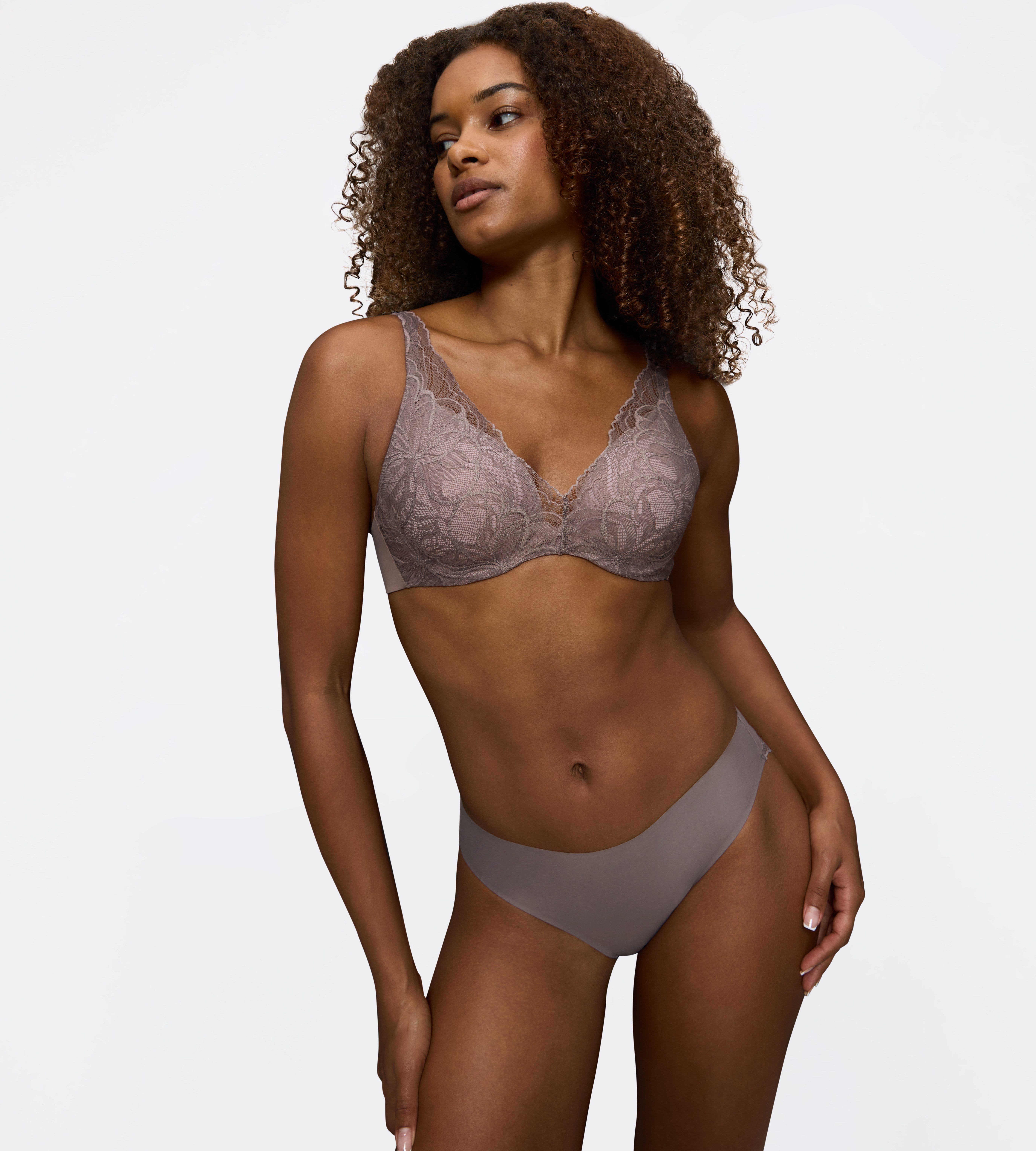 Triumph Bügel-BH Body Make-Up Illusion Lace mit Stretch-Spitze und Lifting-Effekt – Bild 4 von 5
