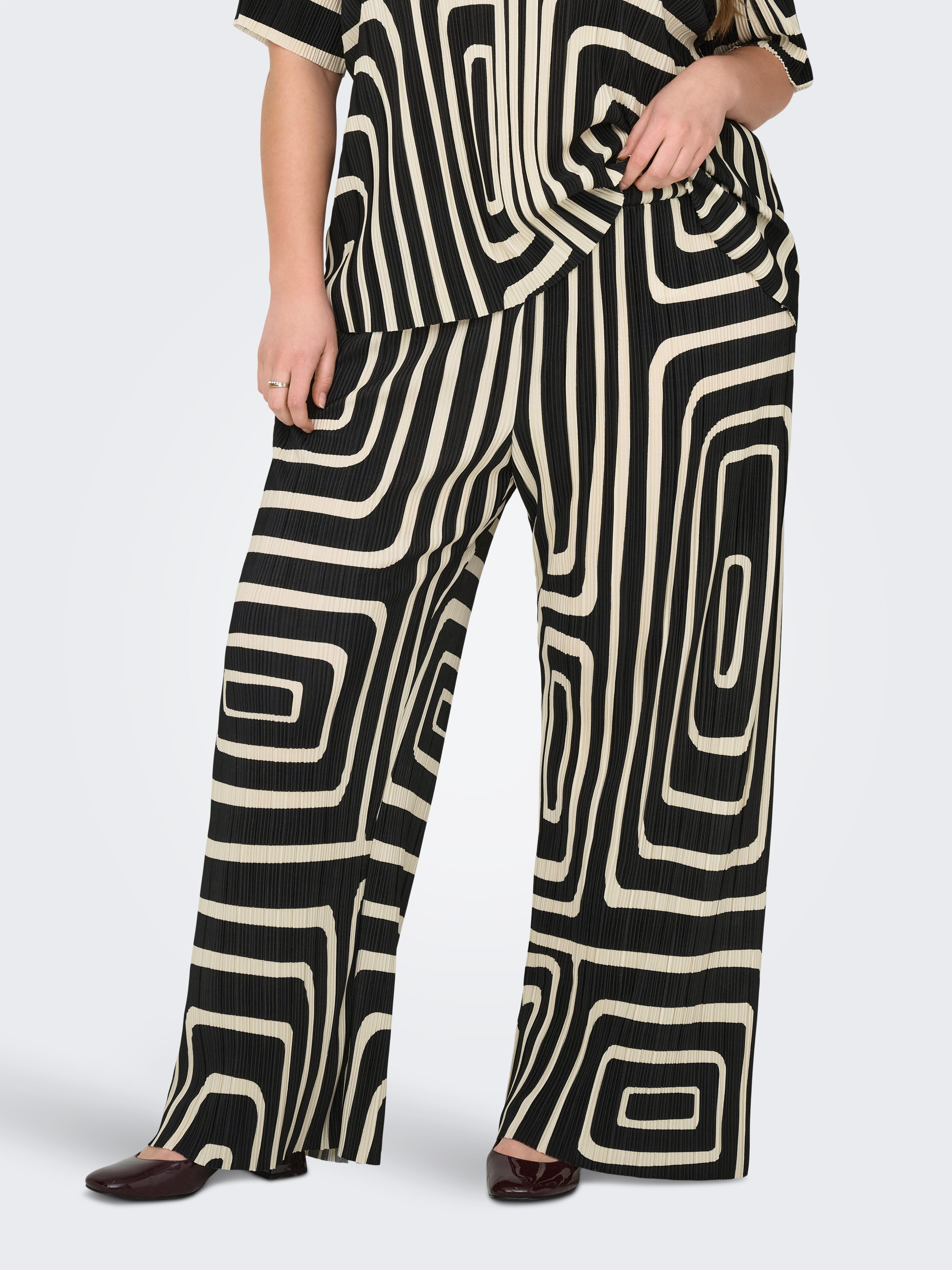 ONLY CARMAKOMA Schlupfhose CARRAVENNA PLISSE AOP PANT JRS NOOS günstig online kaufen