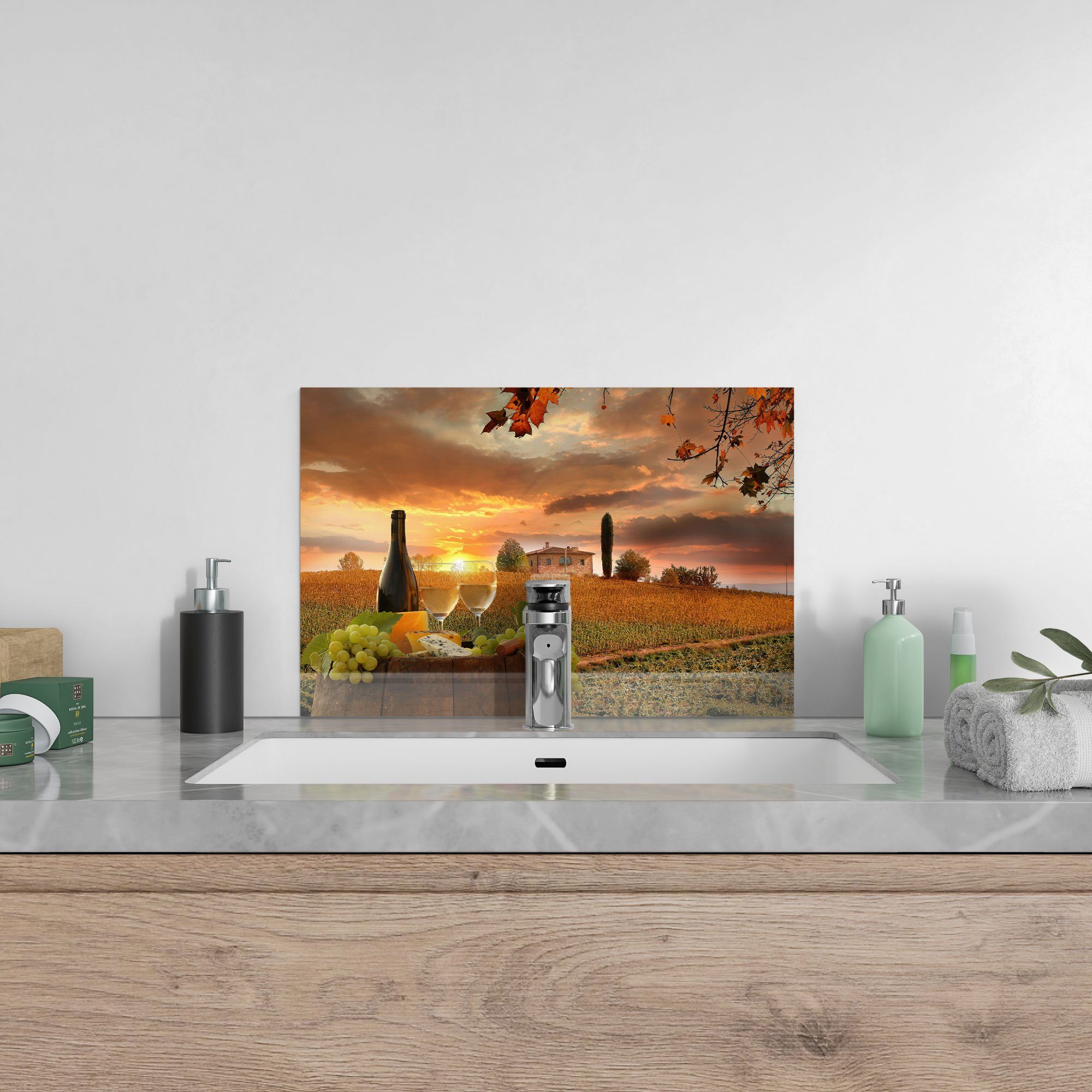 Glas Badrückwand DEQORI Herdblende Spritzschutz Küchenrückwand 'Fotocollage Weißwein',
