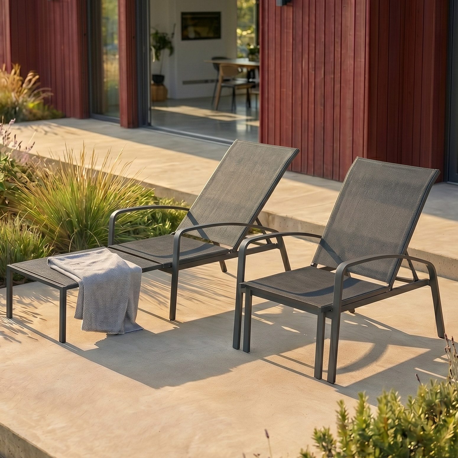 Liadomo Gartenliege Atessa, Sonnenliege, Liegestuhl, Deckchair, Outdoorliege, Outdoor-Sessel, 1-teilig, Rückenlehne verstellbar, Fußteil ausziehbar, Aluminium & Textilgewebe