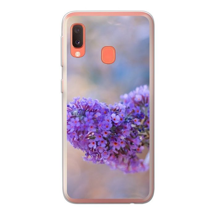 MuchoWow Handyhülle Ein herzförmiger Schmetterlingsstrauch Handyhülle Samsung Galaxy A20e Smartphone-Bumper Print Handy