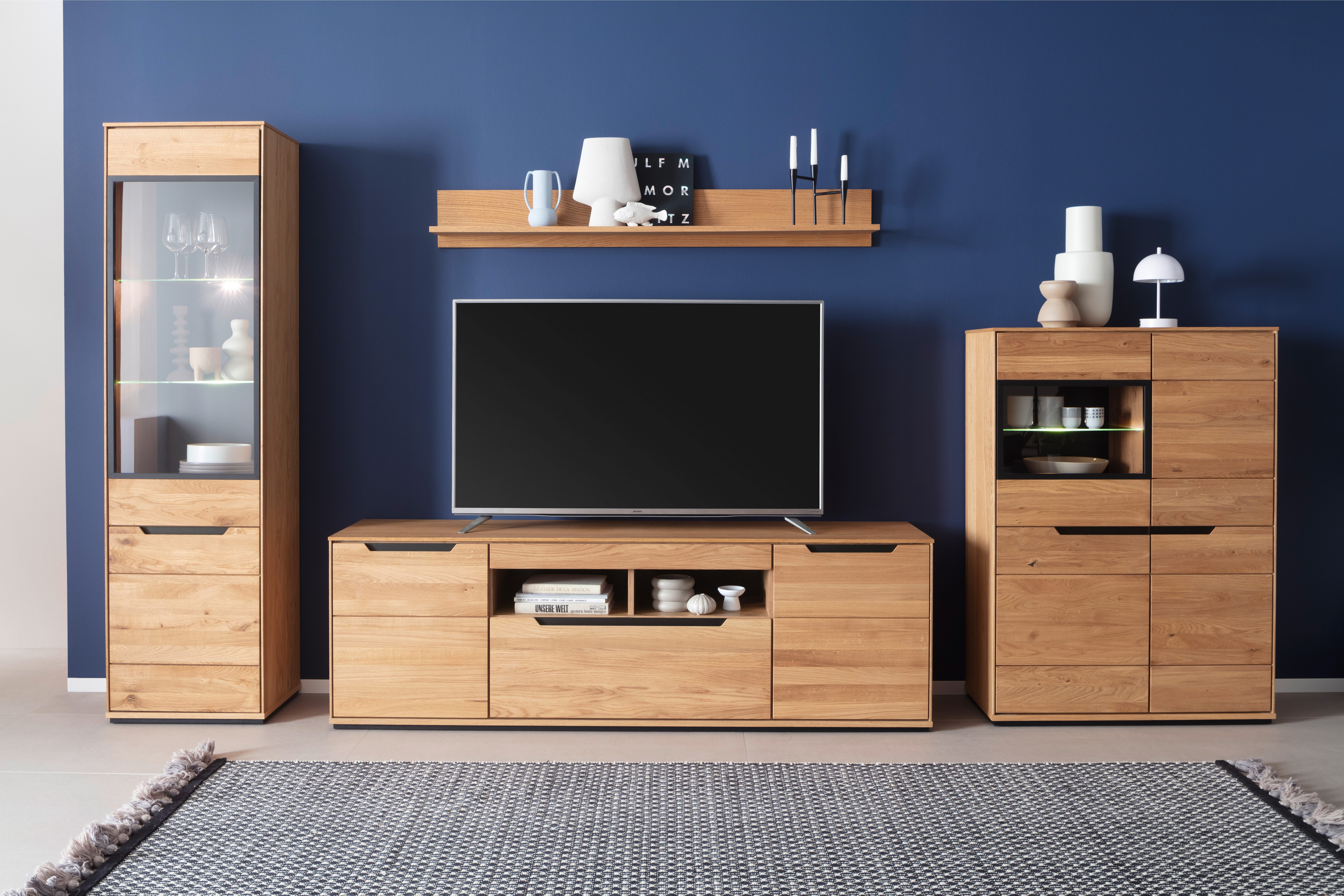 MCA living Wohnwand Araya Wohnkombination II, (Komplett-Set, 4-St., optional: Glaskantenbeleuchtung), Schubkästen/ Türen gedämpft