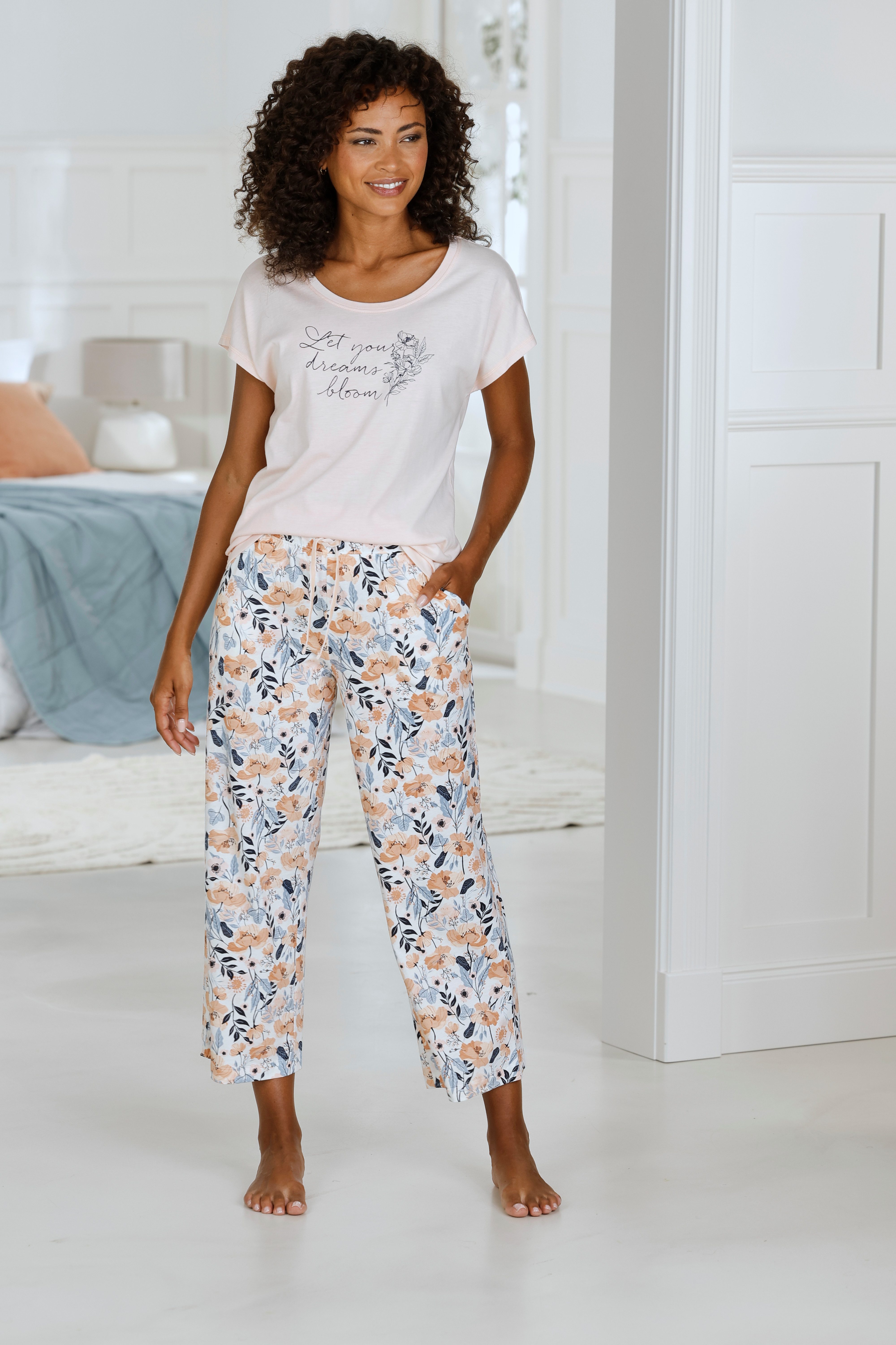 Vivance Dreams by Lascana Pyjamahose mit schönem Allover-Druck