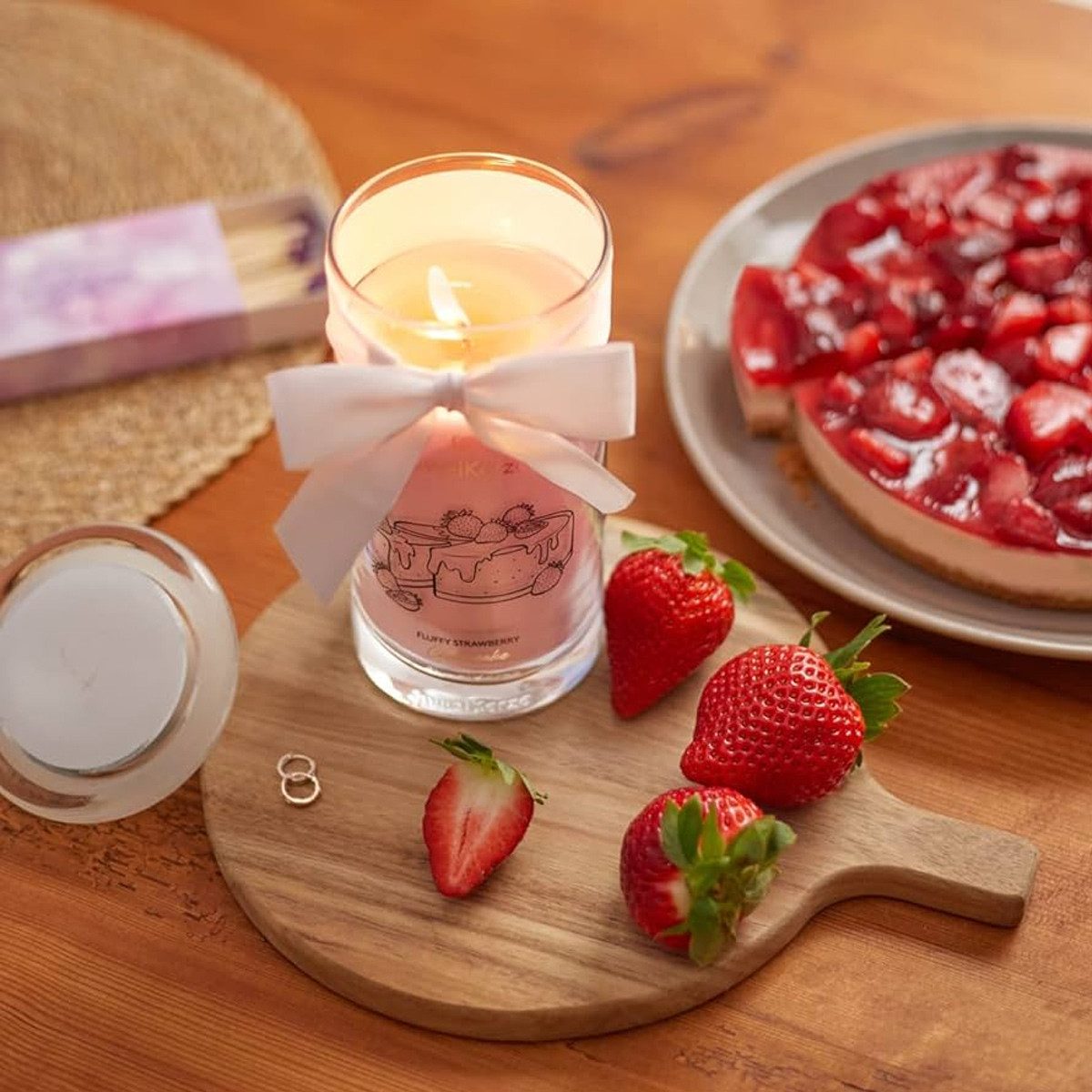 Juwelkerze Duftkerze Duftkerze Fluffy Strawberry & günstig online kaufen