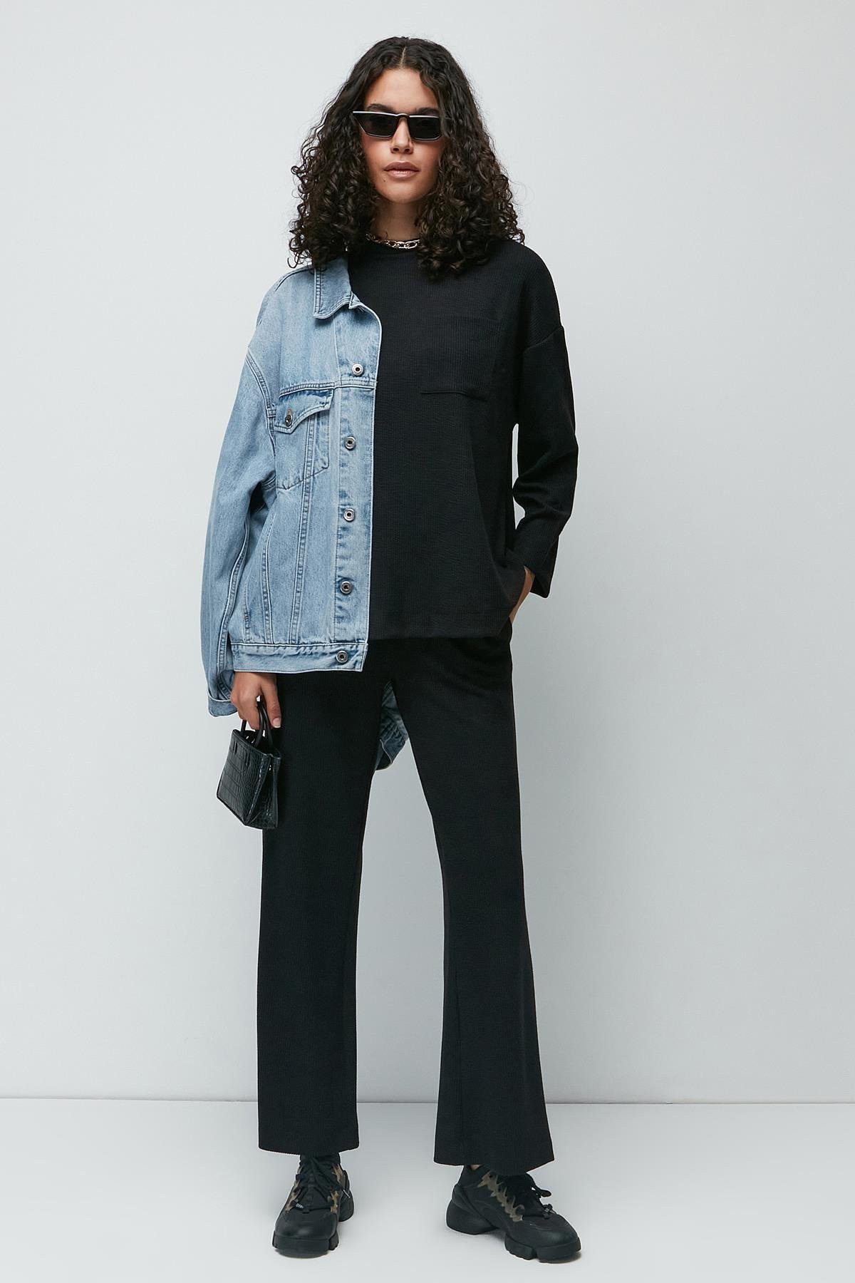 C&CITY Blusentop Taschen-T-Shirt und Schlaghosen-Set günstig online kaufen