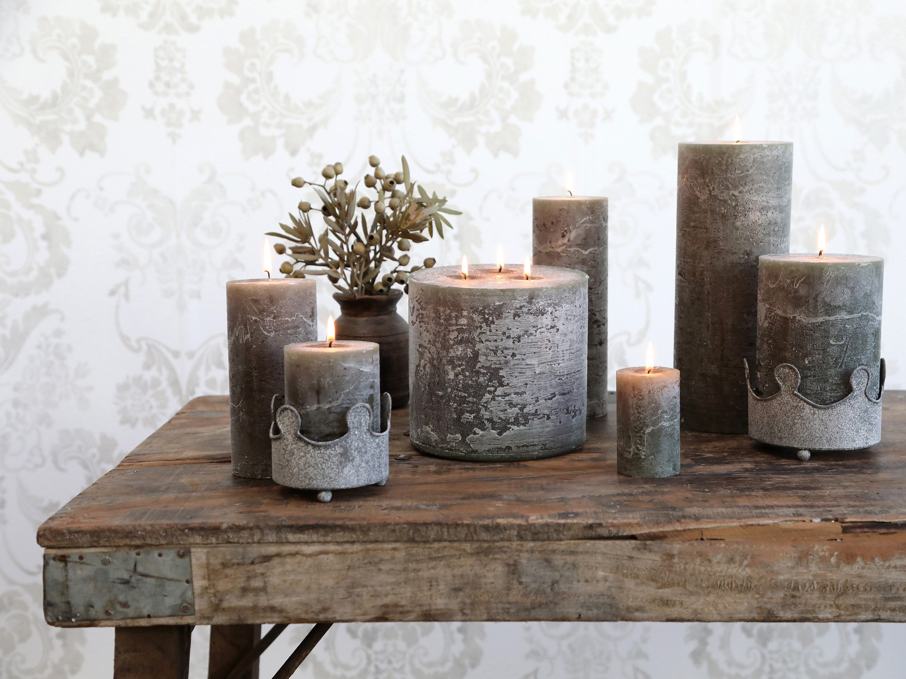 Chic Antique Rustic-Kerze Stumpenkerze Rustikale Kerze Macon Paraffin versch.Größen, Russfrei, tropffrei,Geruchsfrei, lange brennzeit, lange Brenndauer