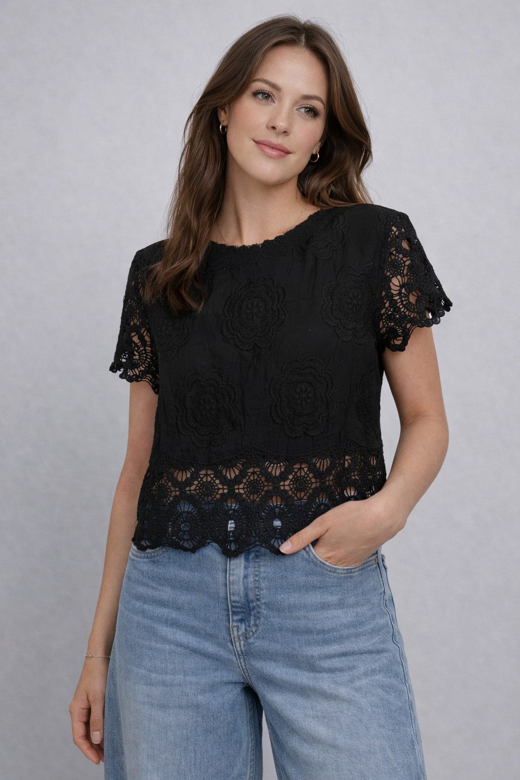 ITALY VIBES Spitzenbluse - Häkelbluse - schwarze Bluse - Shirtbluse - Kurzarm - ITALY VIBES ONE SIZE - passend für Größen XS - L