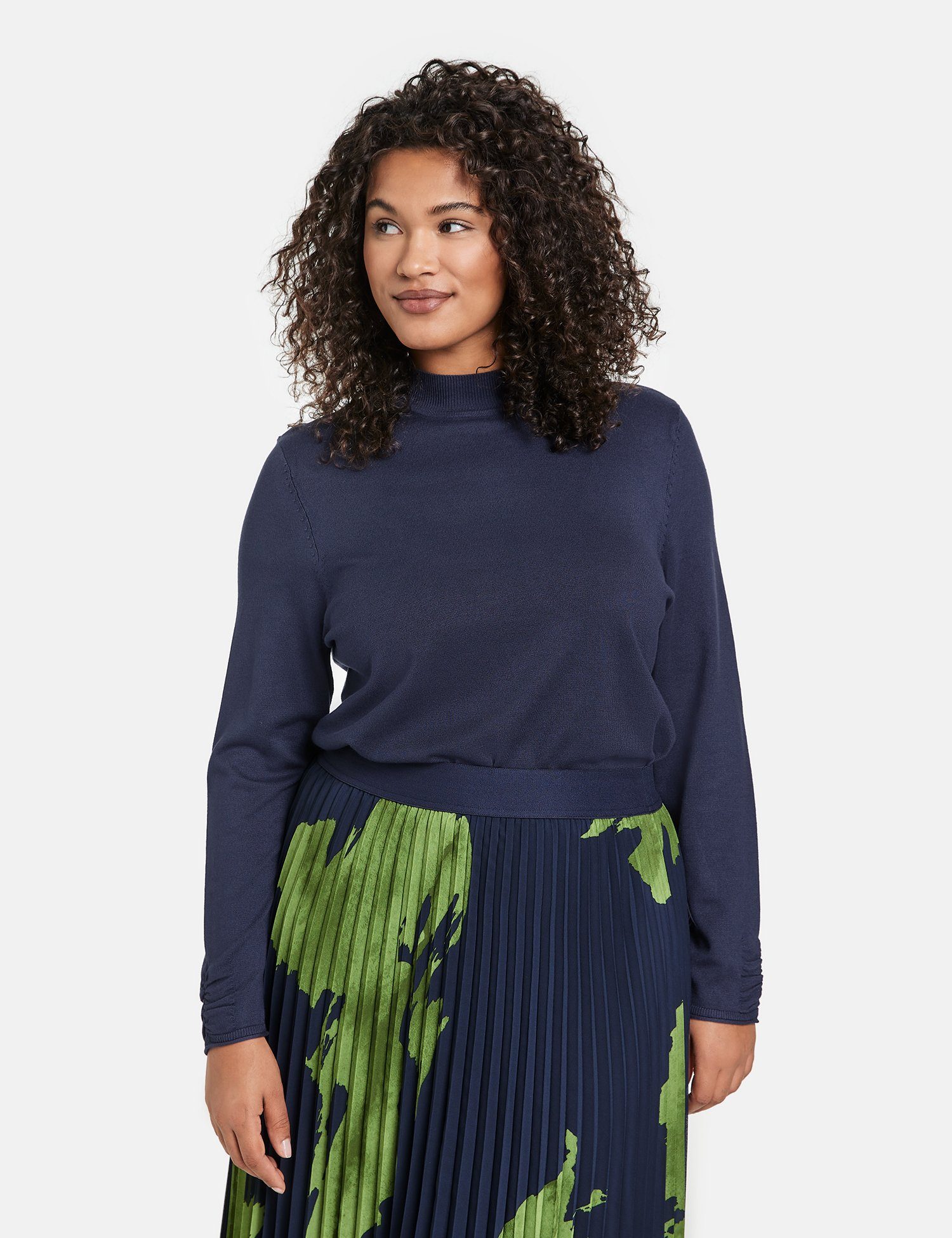 Feinstrick-Pullover Arm Dark mit Blue am Samoon Lake Raffungen Rundhalspullover