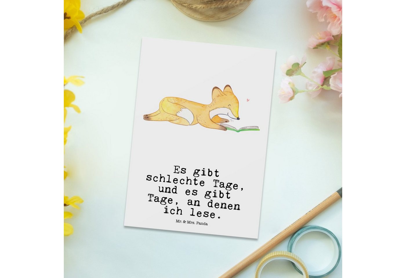 Thumbnail - Mr. & Mrs. Panda Postkarte Fuchs Lesen - Weiß - Geschenk, Bücherwurm, Dankeskarte, Bücher lesen, Lustige Sprüche