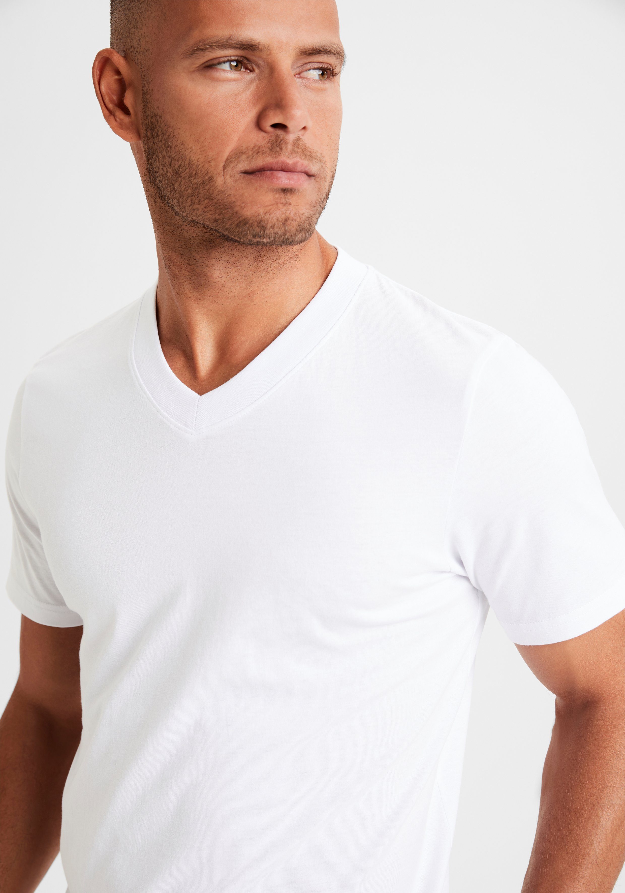 KangaROOS T-Shirt Regular Fit, (2er-Pack) Freizeitshirt mit Kurzarm, V-Ausschnitt aus reine Baumwolle