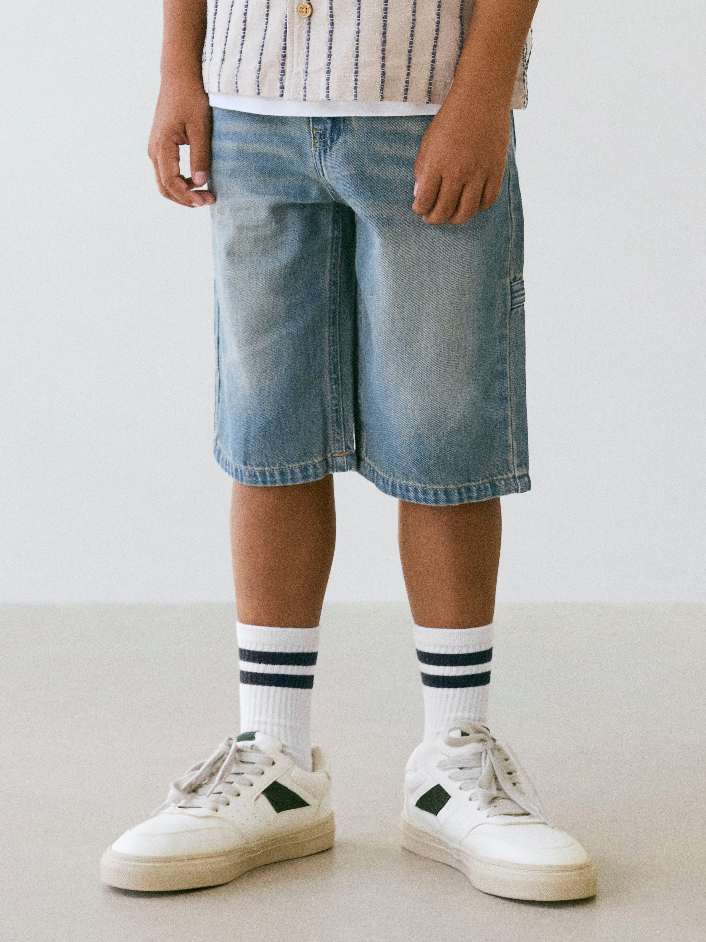 Jeansbermudas NKMRYAN REG DNM BERMUDA 3550-OZ H