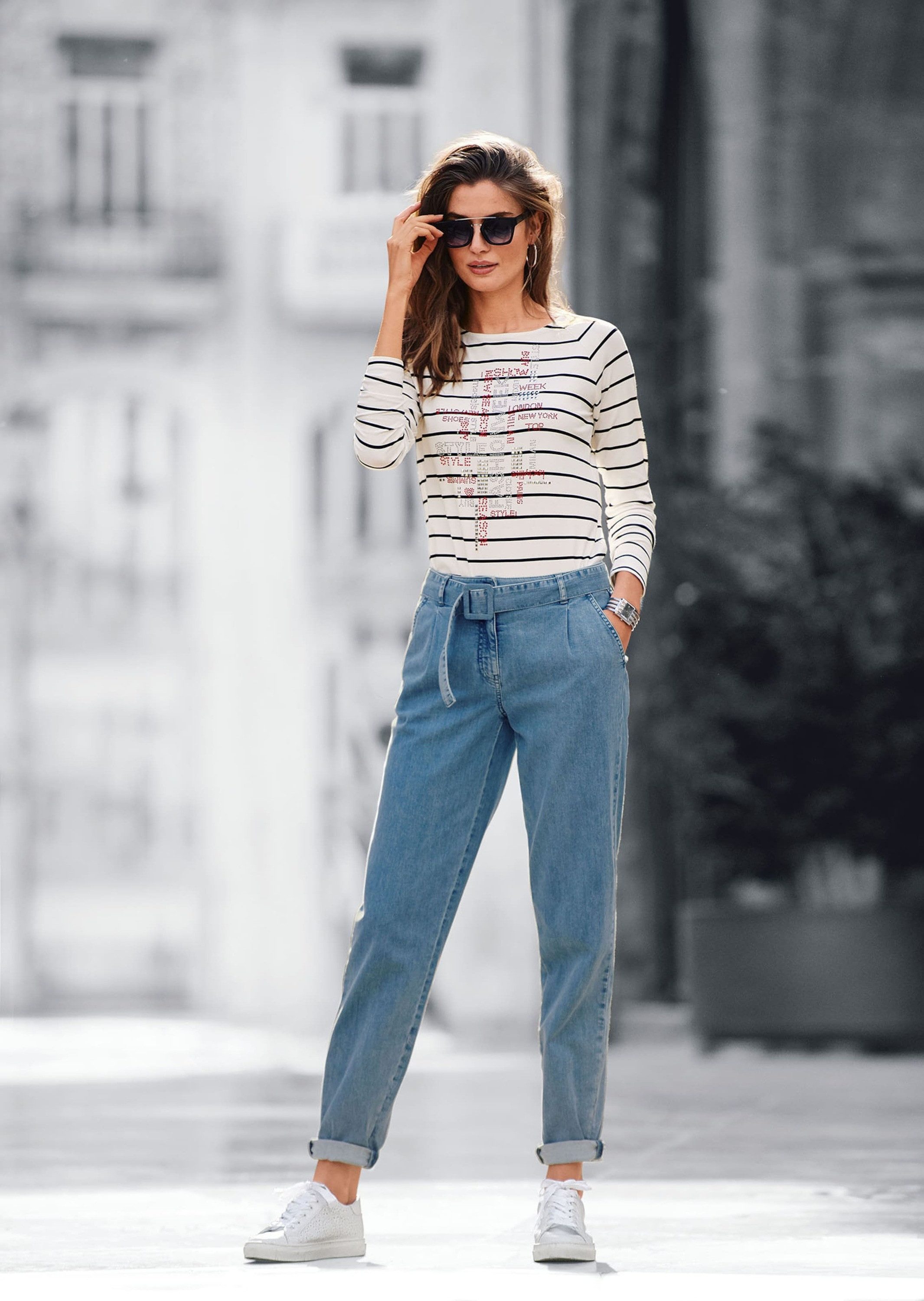 MADELEINE Langarmshirt Glanzvolles Langarmshirt mit Ziersteinen Stilvolles günstig online kaufen