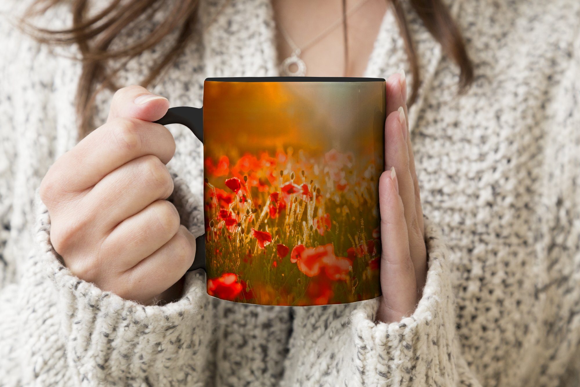 Leuchten Keramik, MuchoWow auf Tasse Kaffeetassen, Geschenk über Orangefarbenes Zaubertasse, Farbwechsel, dem den Teetasse, Feld, Mohnblumen