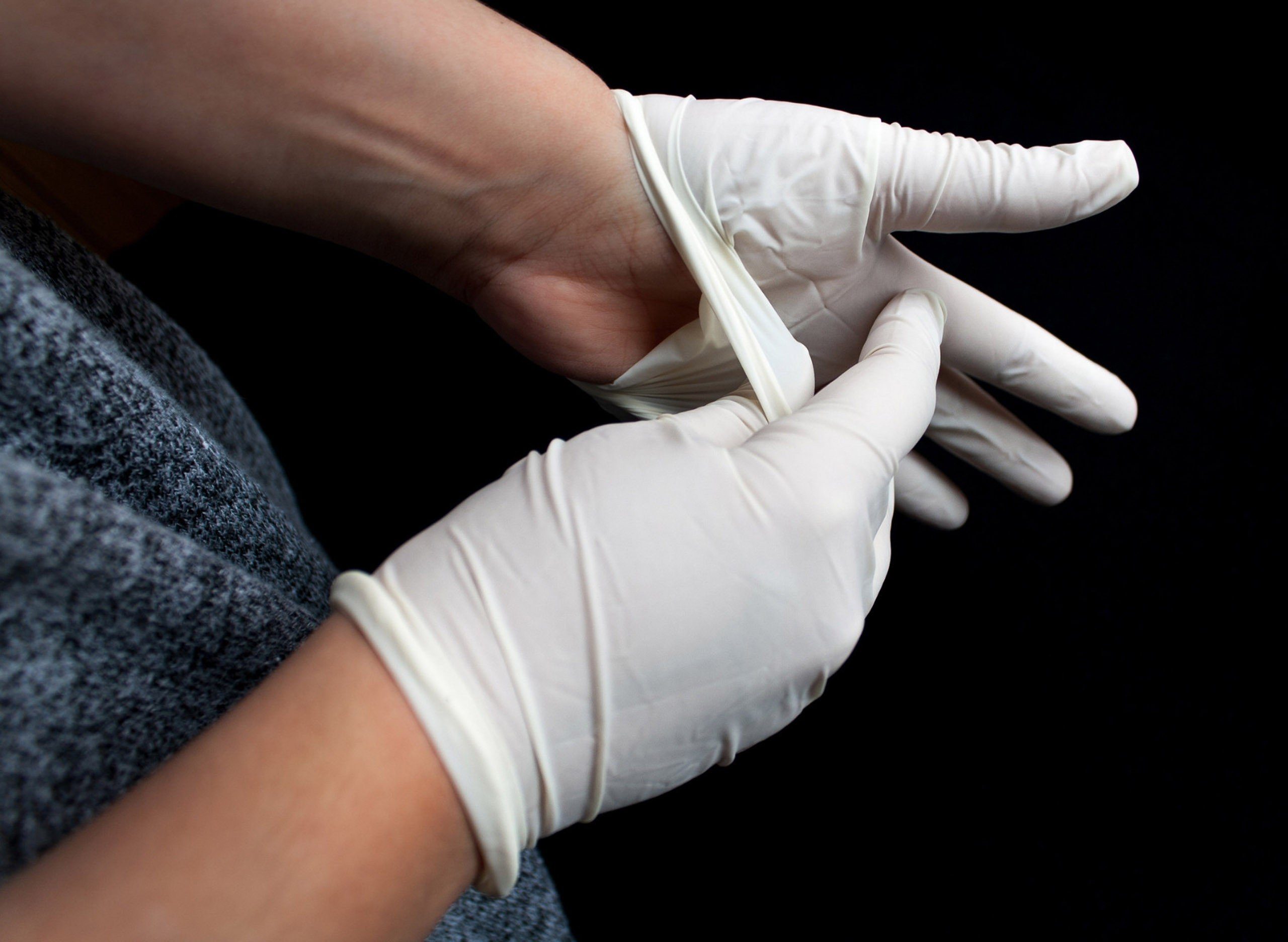 Sarcia.eu Nitril-Handschuhe mit Puder Weiße Latexhandschuhe 100 Stück MERCATOR