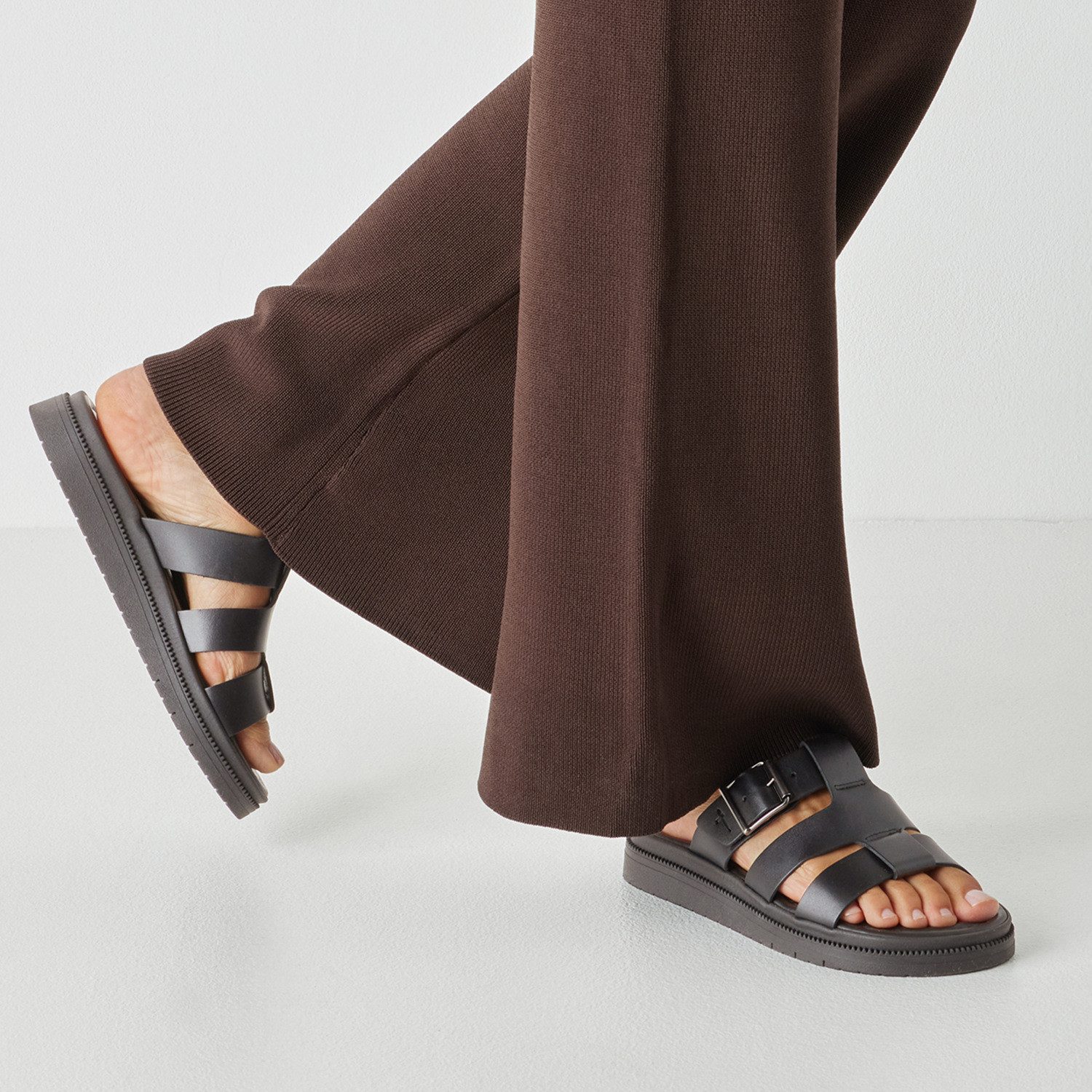 Tamaris Pantolette Schlupfschuh, Sommerschuh mit regulierbarem Schnallenverschluss
