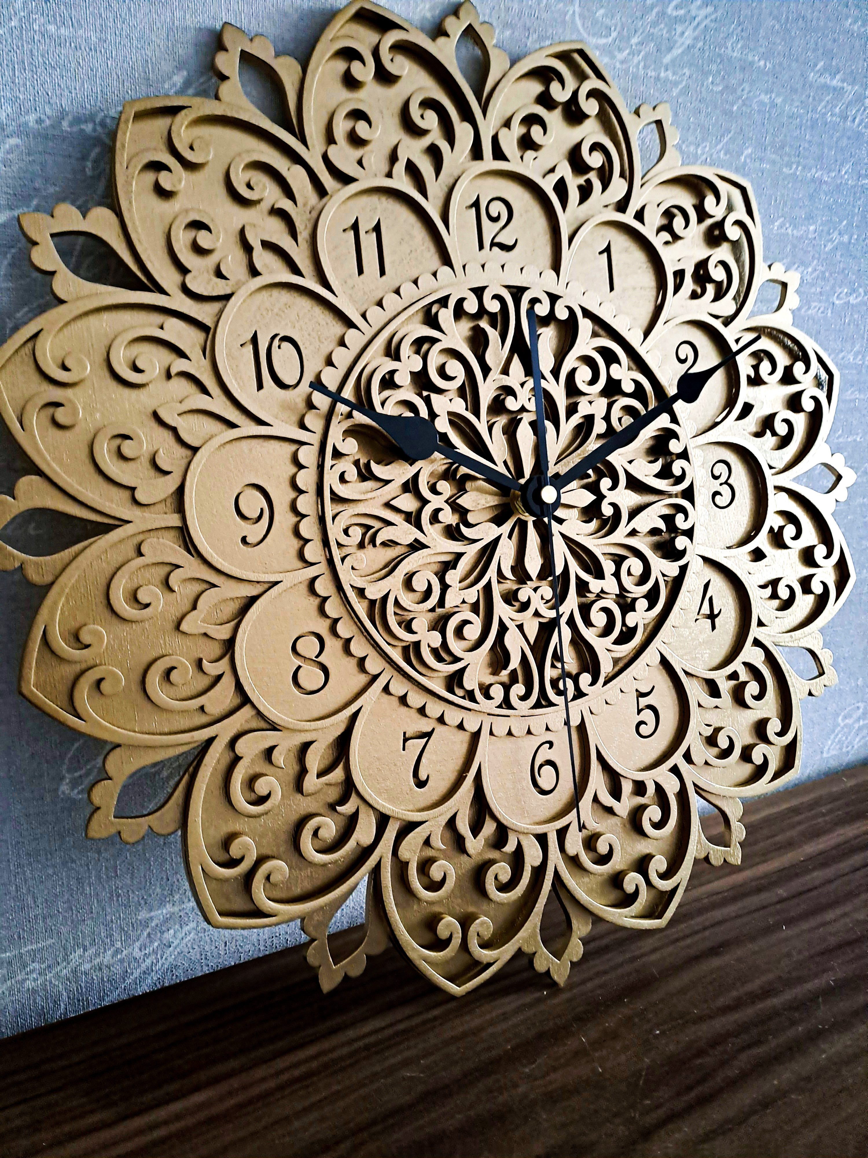 ORNAMENTI Wanduhr Gold, Dekorative, Boho, holz, hingucker goldene Wanduhr, ohne Ticken (HANDMADE, Wanddeko, Holzdeko, 3 Größen 40, 50, 60 cm)