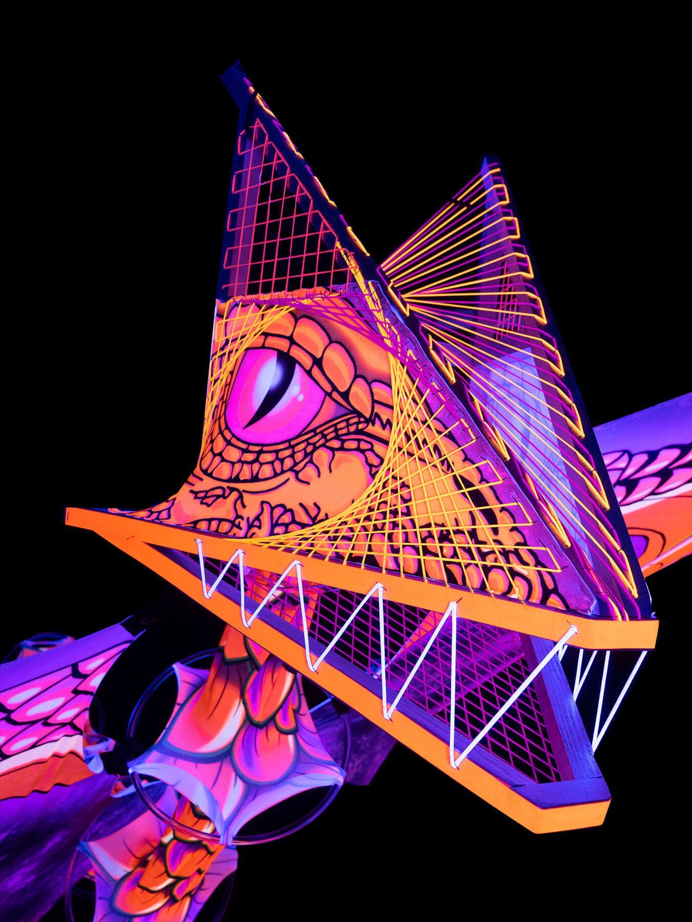 PSYWORK Dekoobjekt Schwarzlicht Flügel 6m, Temple Schwarzlicht Spandex Drache leuchtet "Dragon UV-aktiv, unter StringArt Orange"