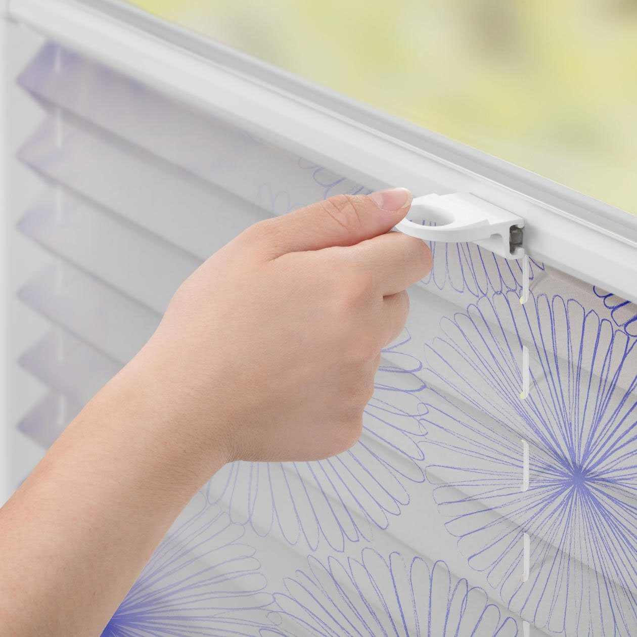 LICHTBLICK ORIGINAL Plissee Plissee Klemmfix, ohne Bohren, blickdicht, Flower wheel - Blau, blickdicht, freihängend, Klemmfix