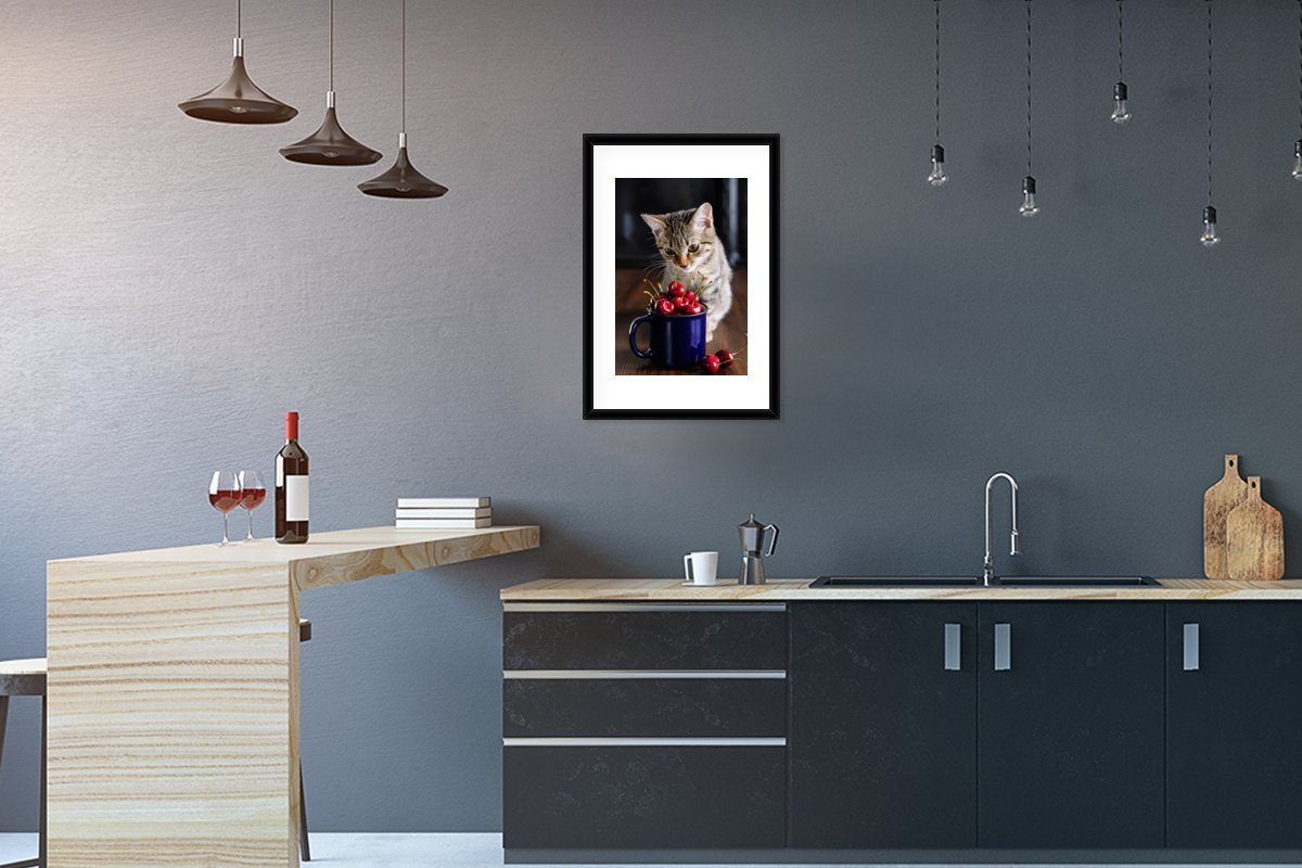 MuchoWow Poster Katze Kunstdruck, Rahmen, Becher (1 mit St), - Bilderrahmen Gerahmtes Poster, Kirsche, Schwarzem 