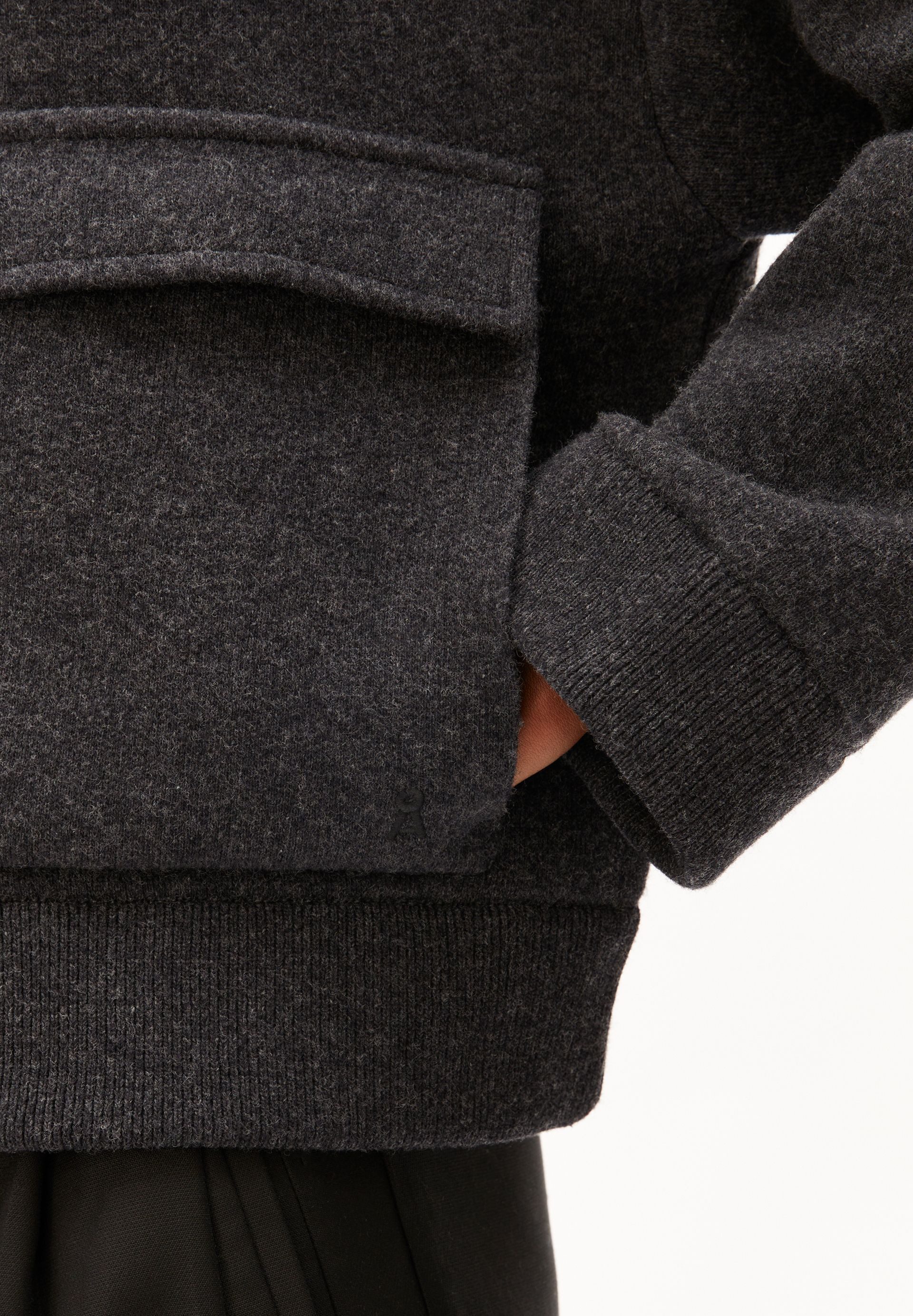 Armedangels Cardigan OVERSIZED Strickjacke aus Bio-Baumwoll-Mix (Mock-Ausschnitt, Oversized Fit) – Bild 5 von 5
