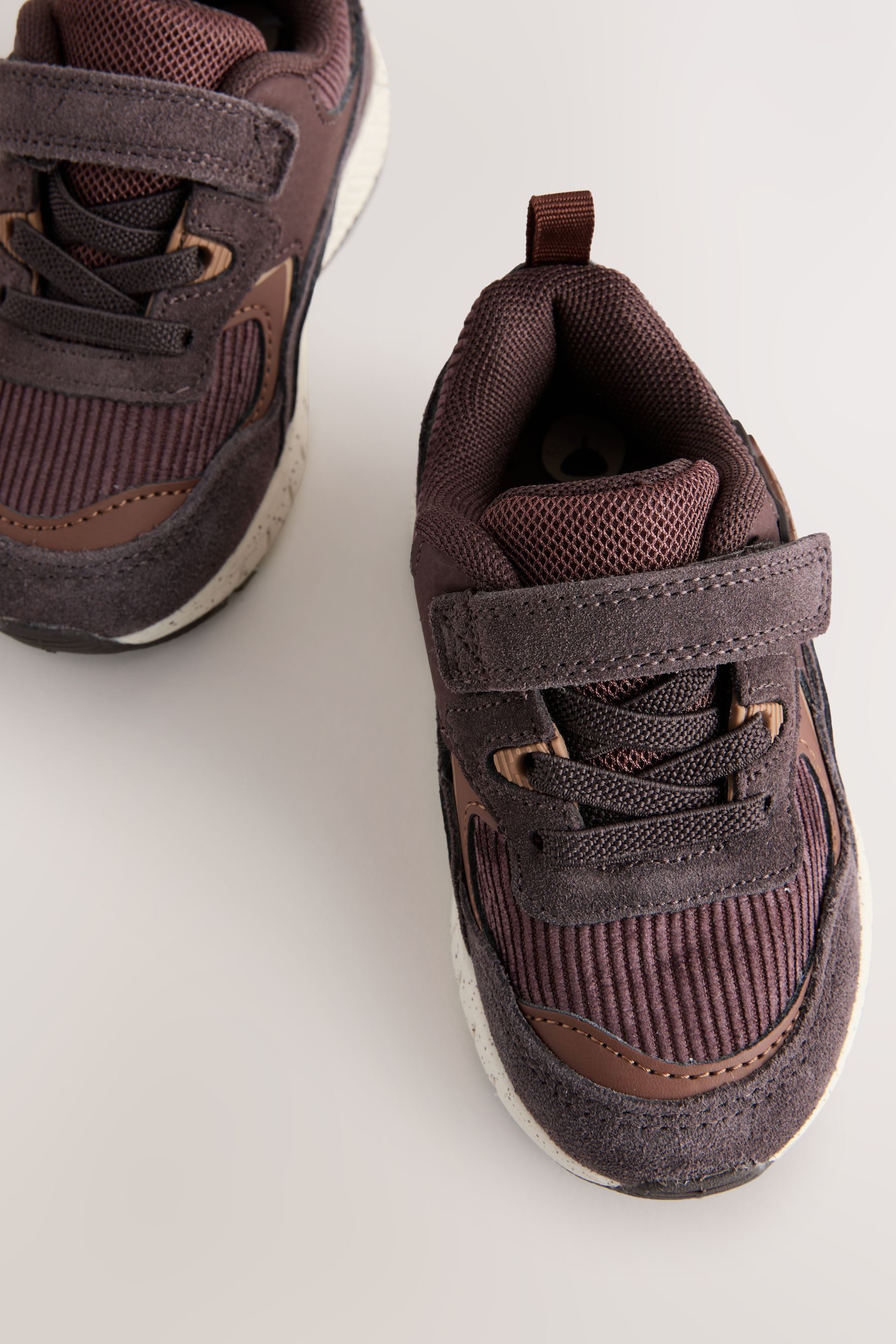 Next Elastischer Sportschuh mit Schnürung Sneaker (1-tlg)